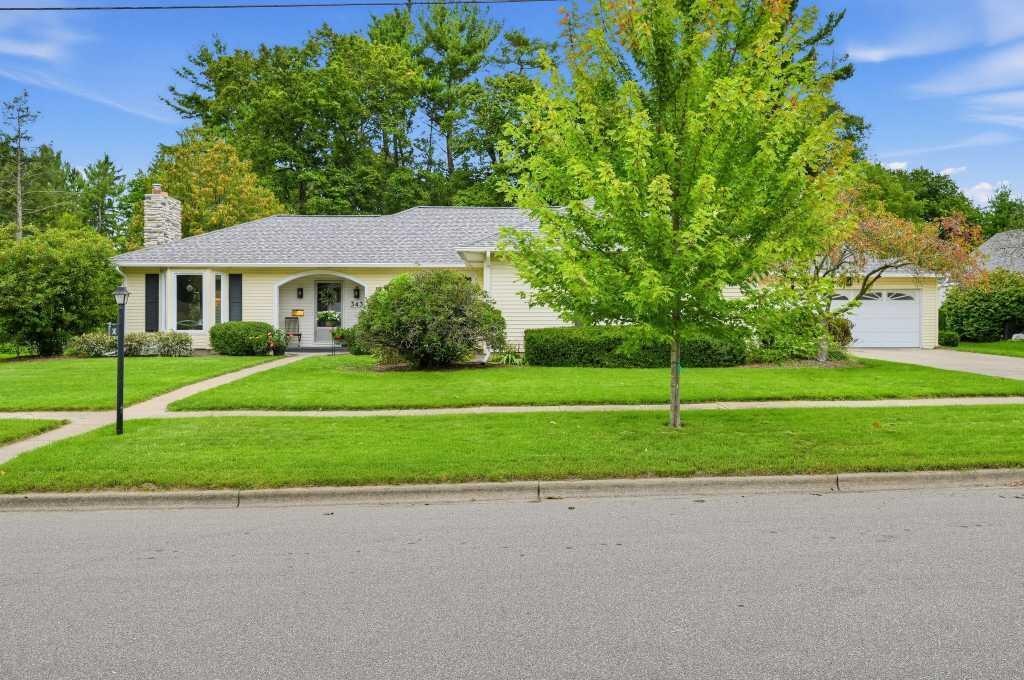 Maple St, Fremont, MI 49412