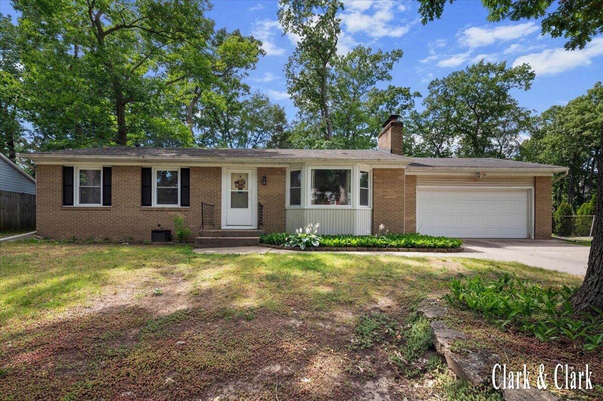 Marshall Ave, Grand Rapids, MI 49508