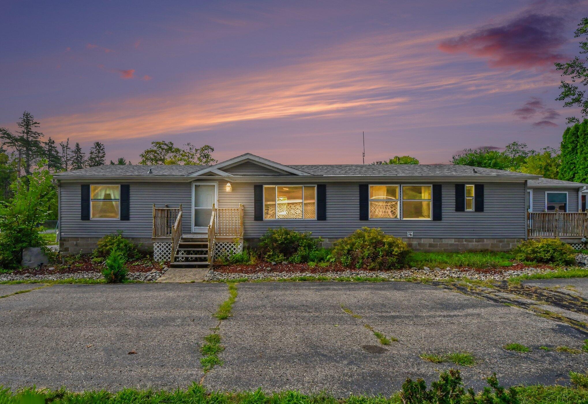 Wall St, Ionia, MI 48846