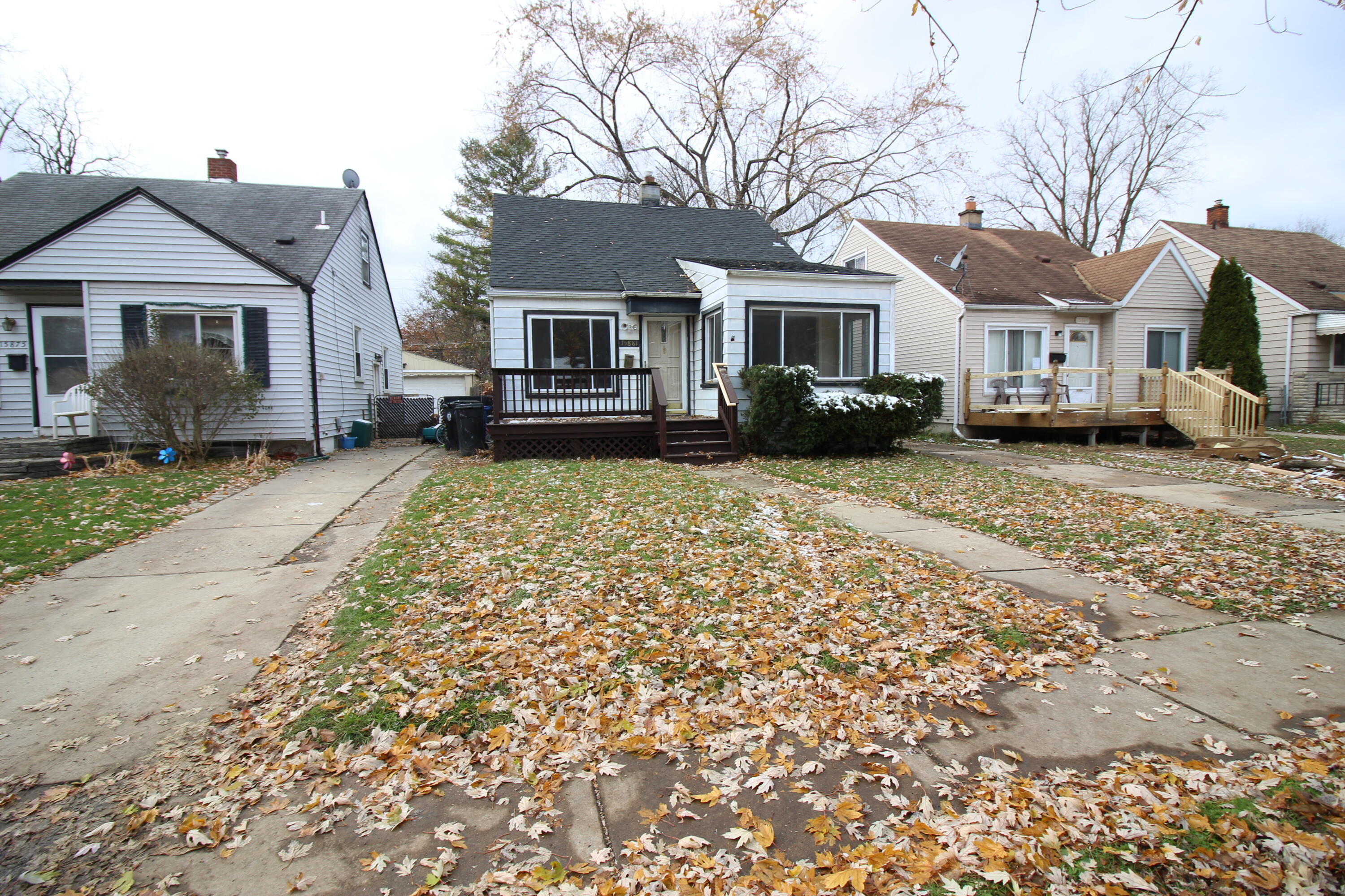 Lennane , Redford, MI 48239