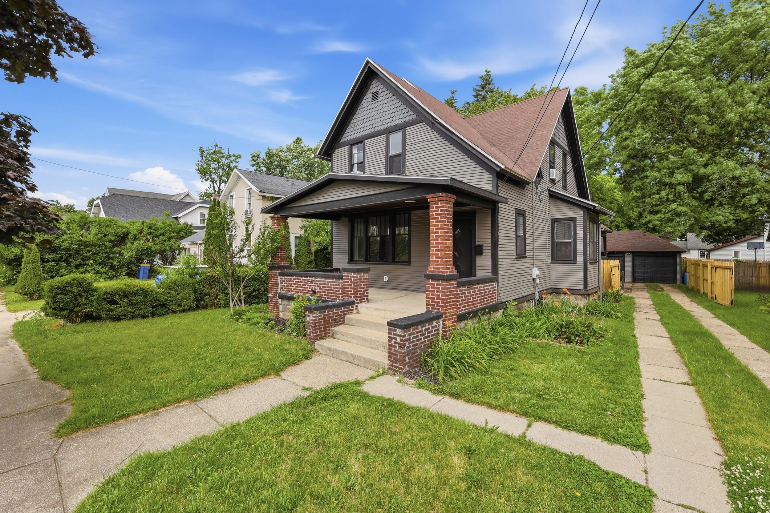 2nd St, Grand Rapids, MI 49504 #1