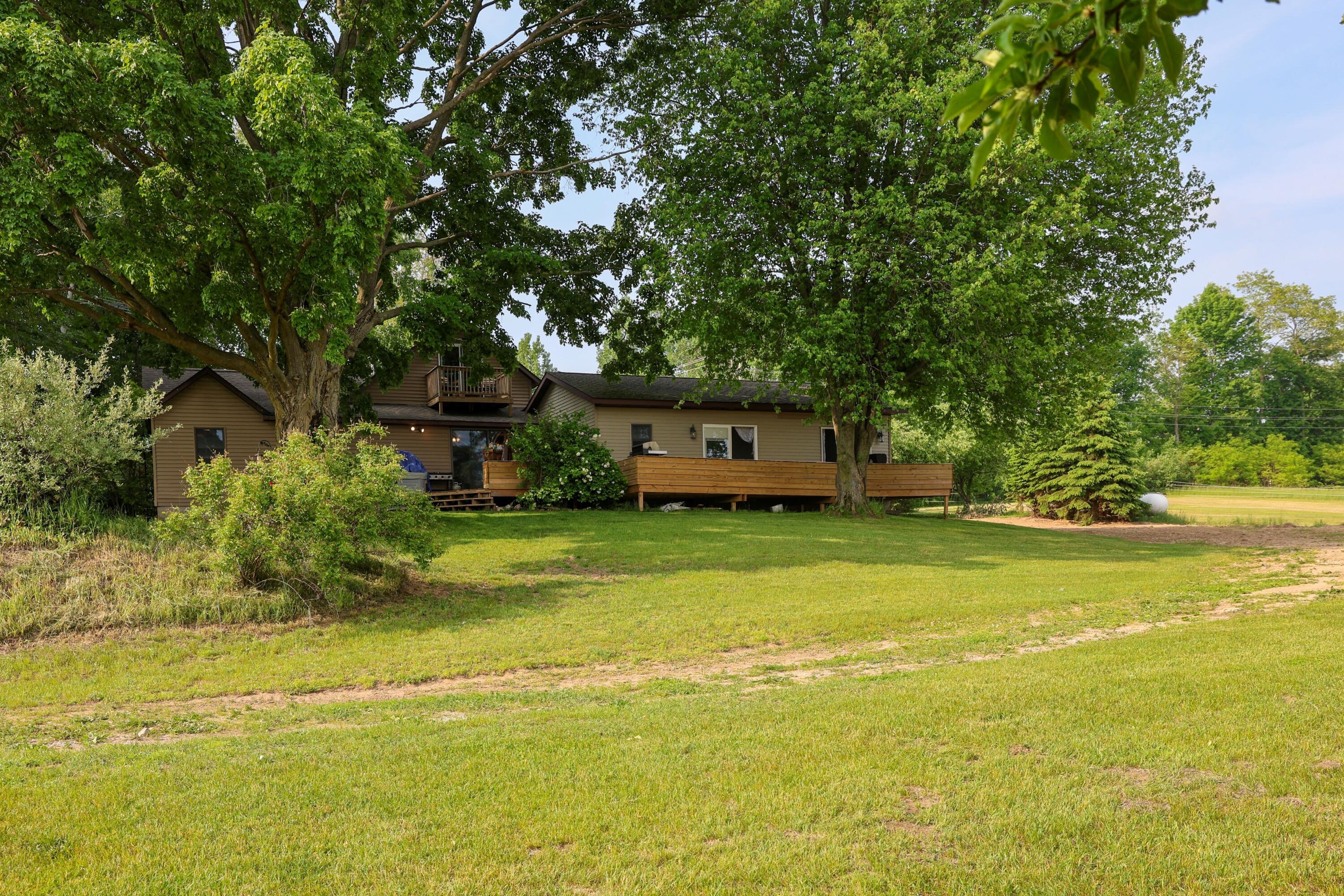 Arthur Rd, Rothbury, MI 49452