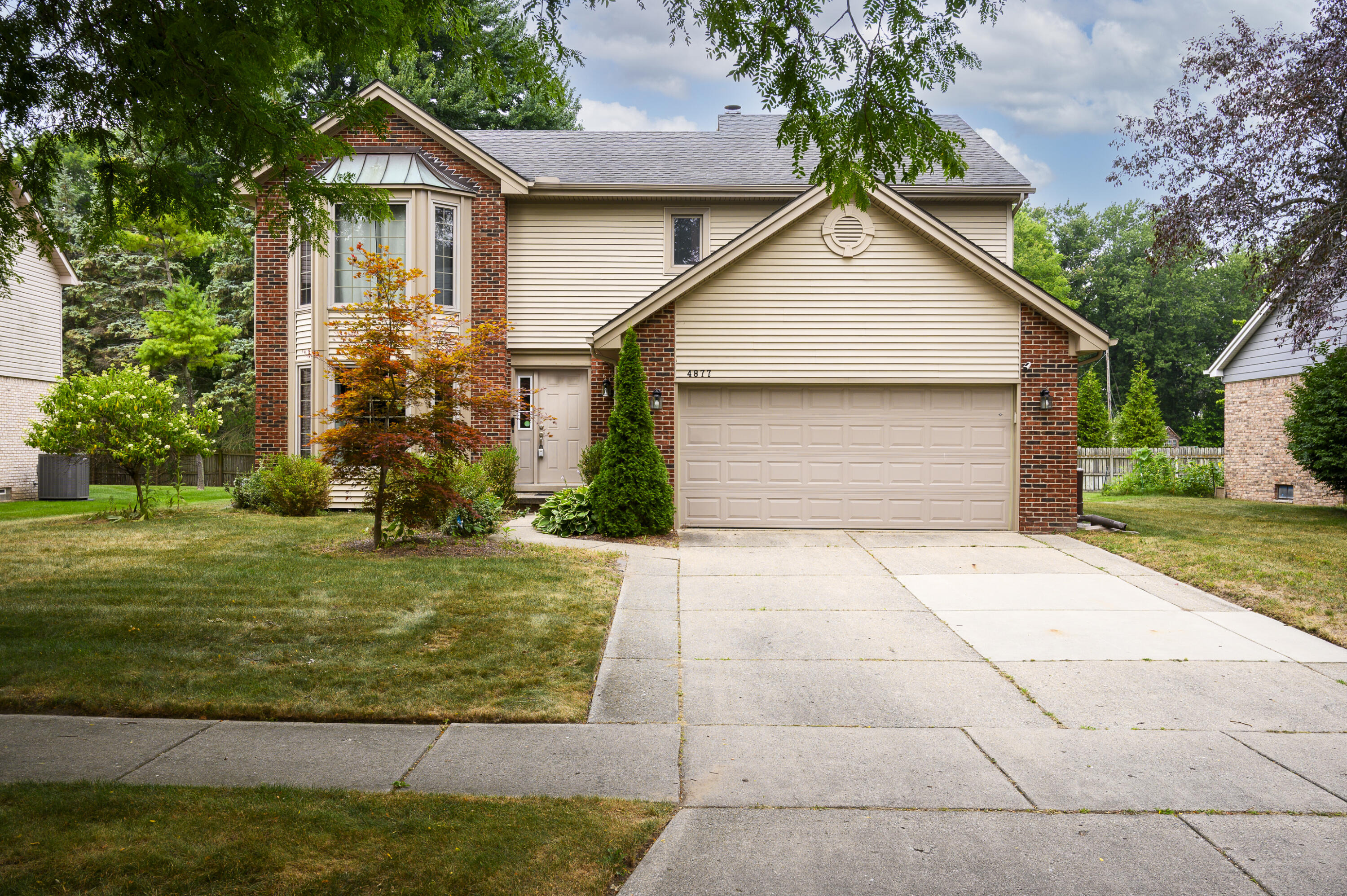 Davis Ct, Troy, MI 48085