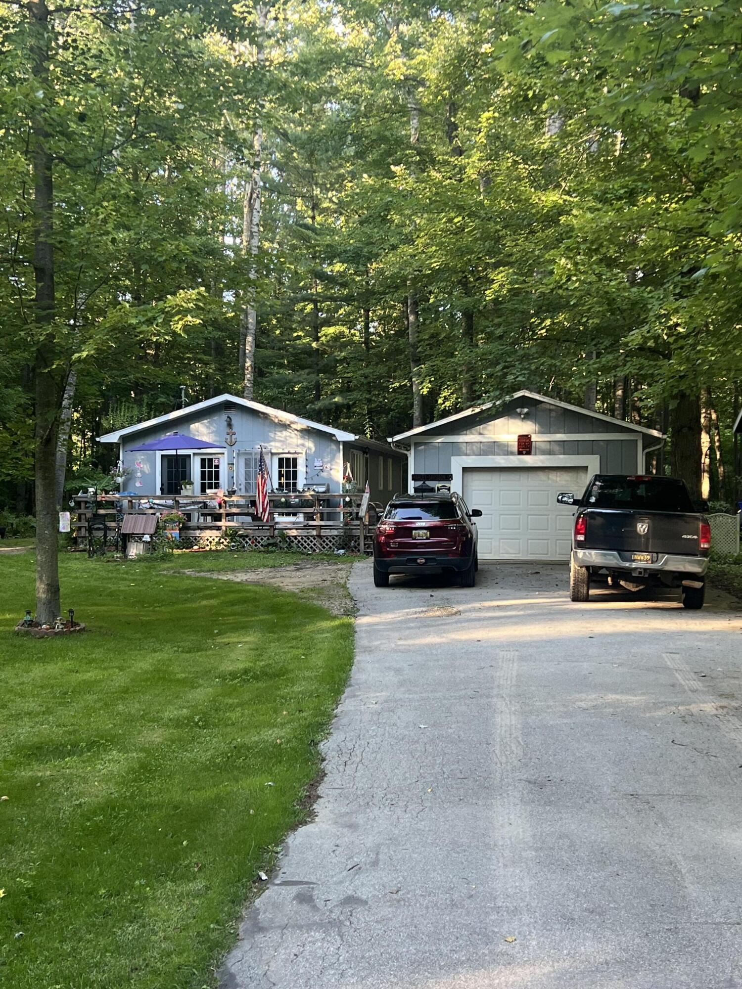 Pine Tree Trl, Stanwood, MI 49346