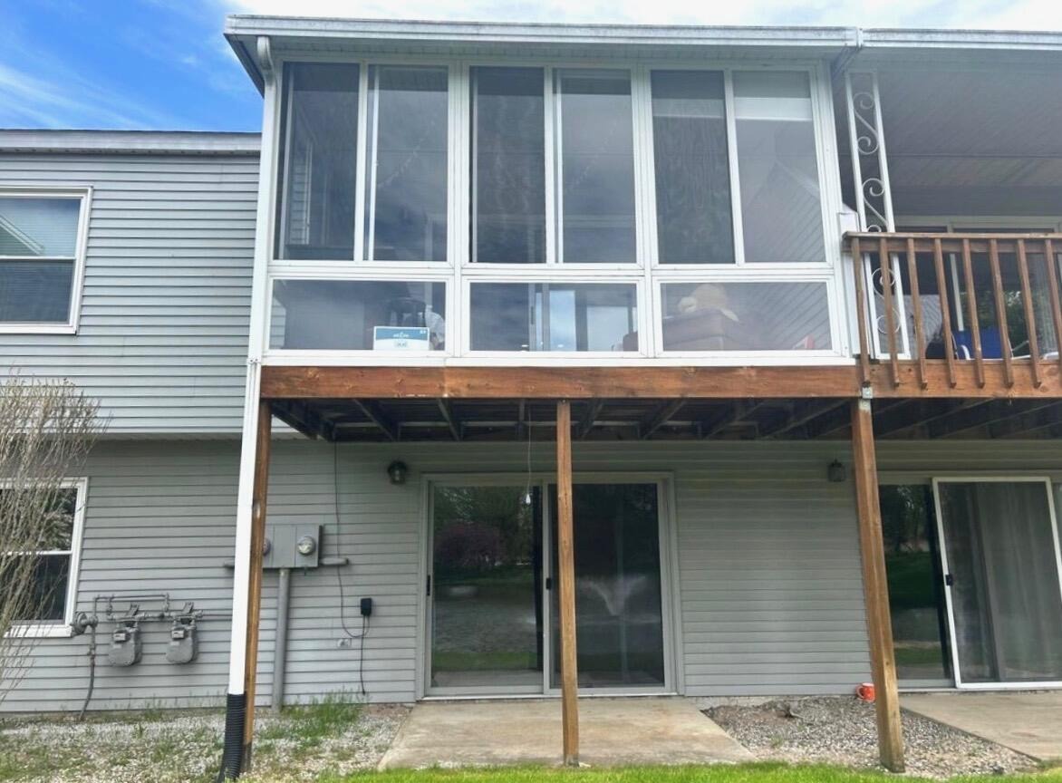 Laurelwood Ct, Grand Rapids, MI 49548