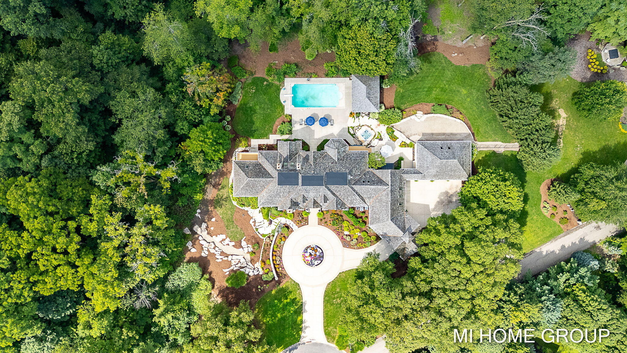 Hillsborough Ct, Grandville, MI 49418