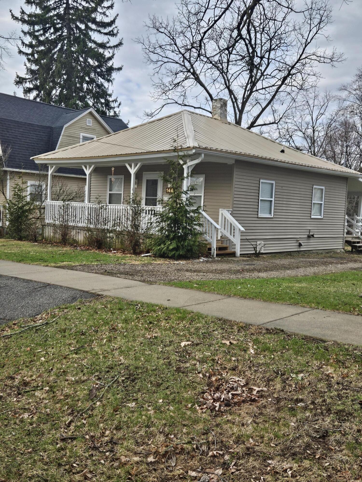 Manning St, Hillsdale, MI 49242