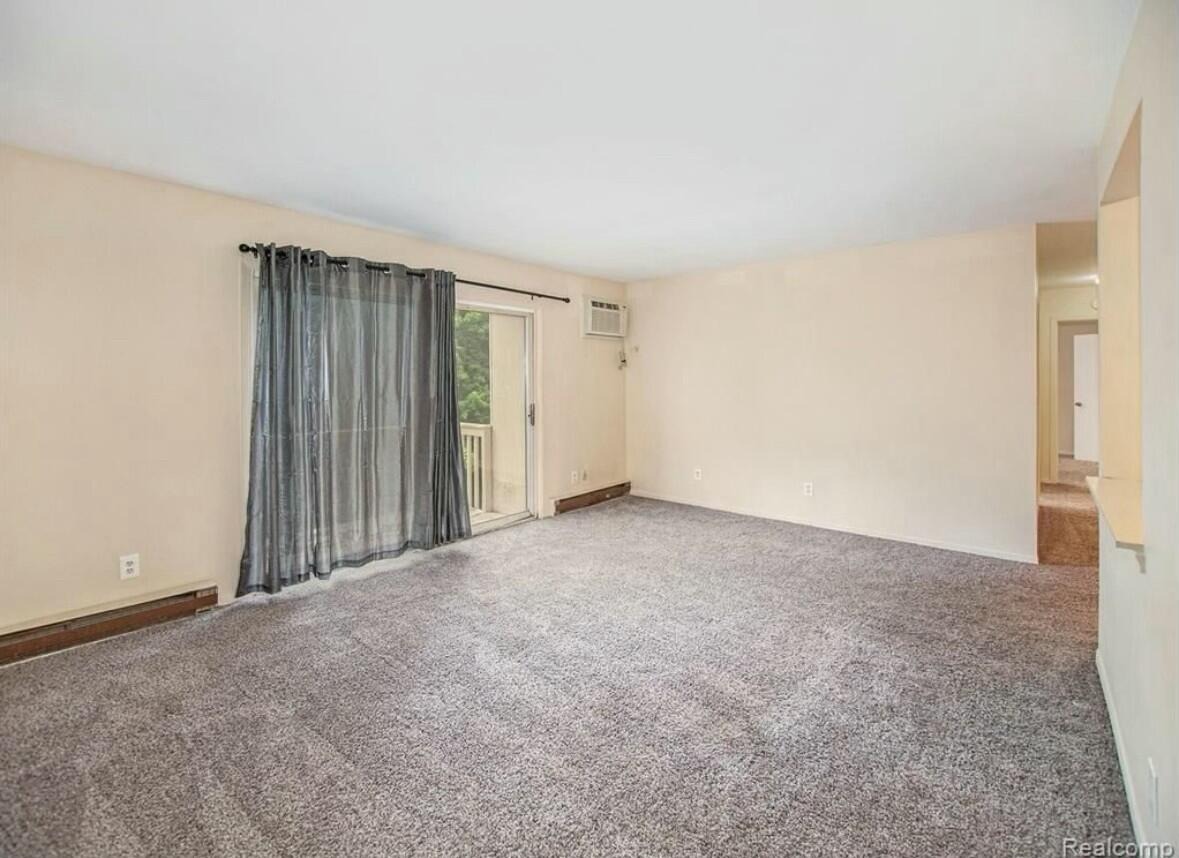 Villa Dr, Waterford, MI 48327 #1