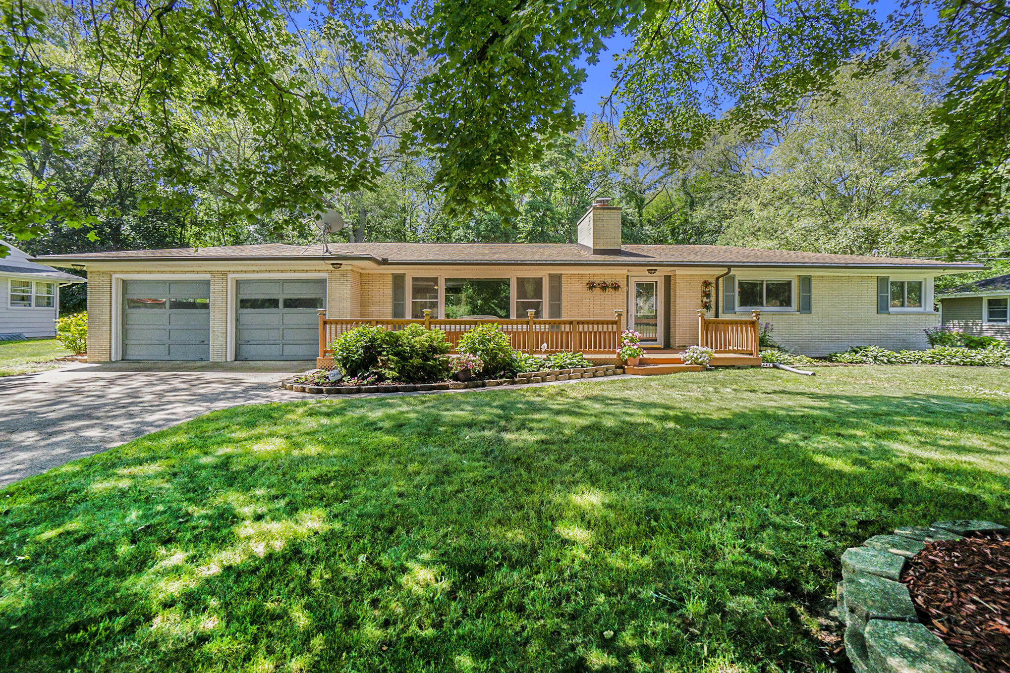Espanola Ave, Kalamazoo, MI 49004 #1