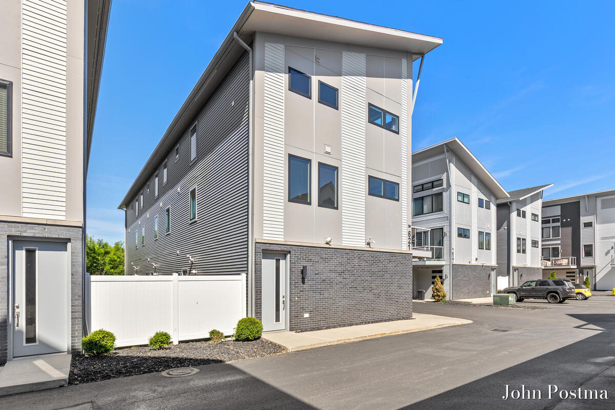 Fairview Ave, Grand Rapids, MI 49503 #1