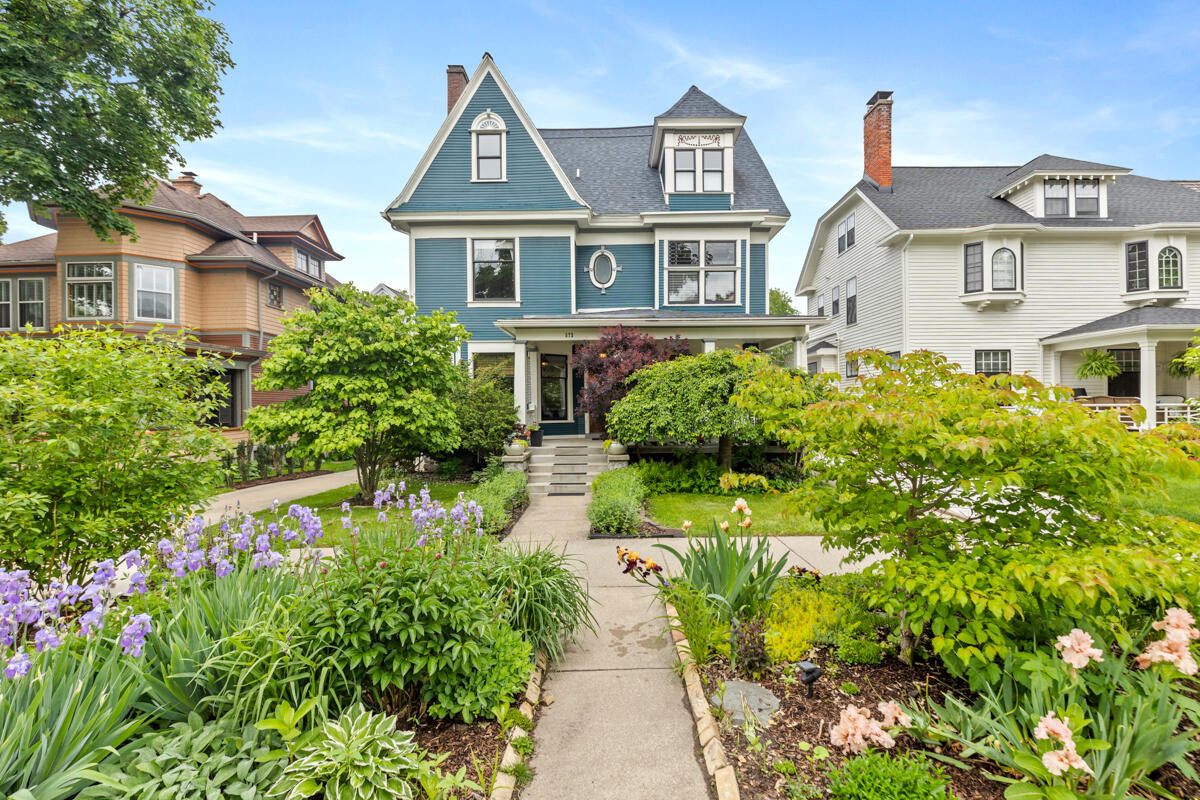 College Ave, Grand Rapids, MI 49503