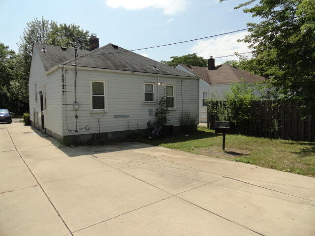 Woodside St, Harper Woods, MI 48225 #1
