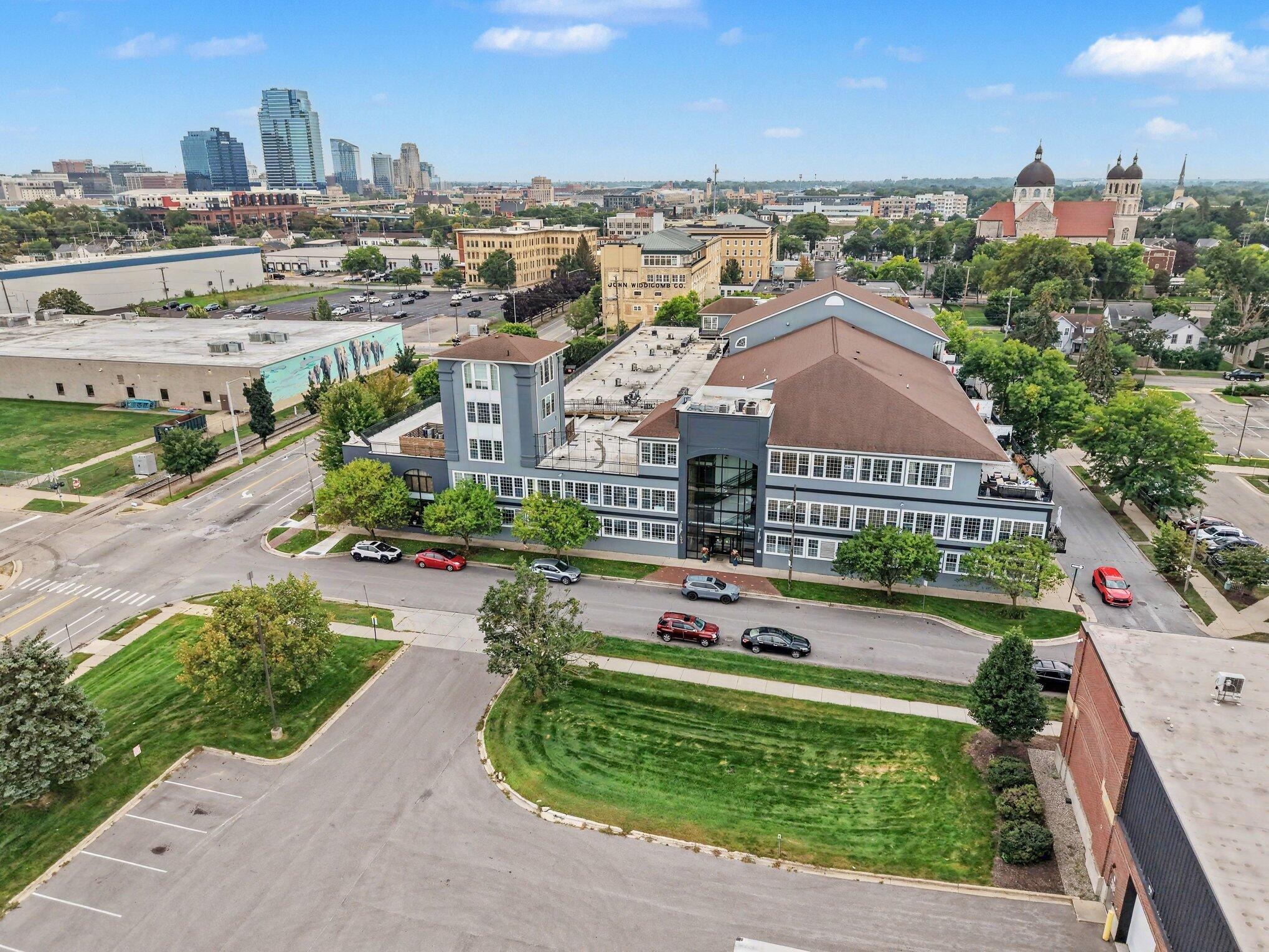 7th St, Grand Rapids, MI 49504 #1