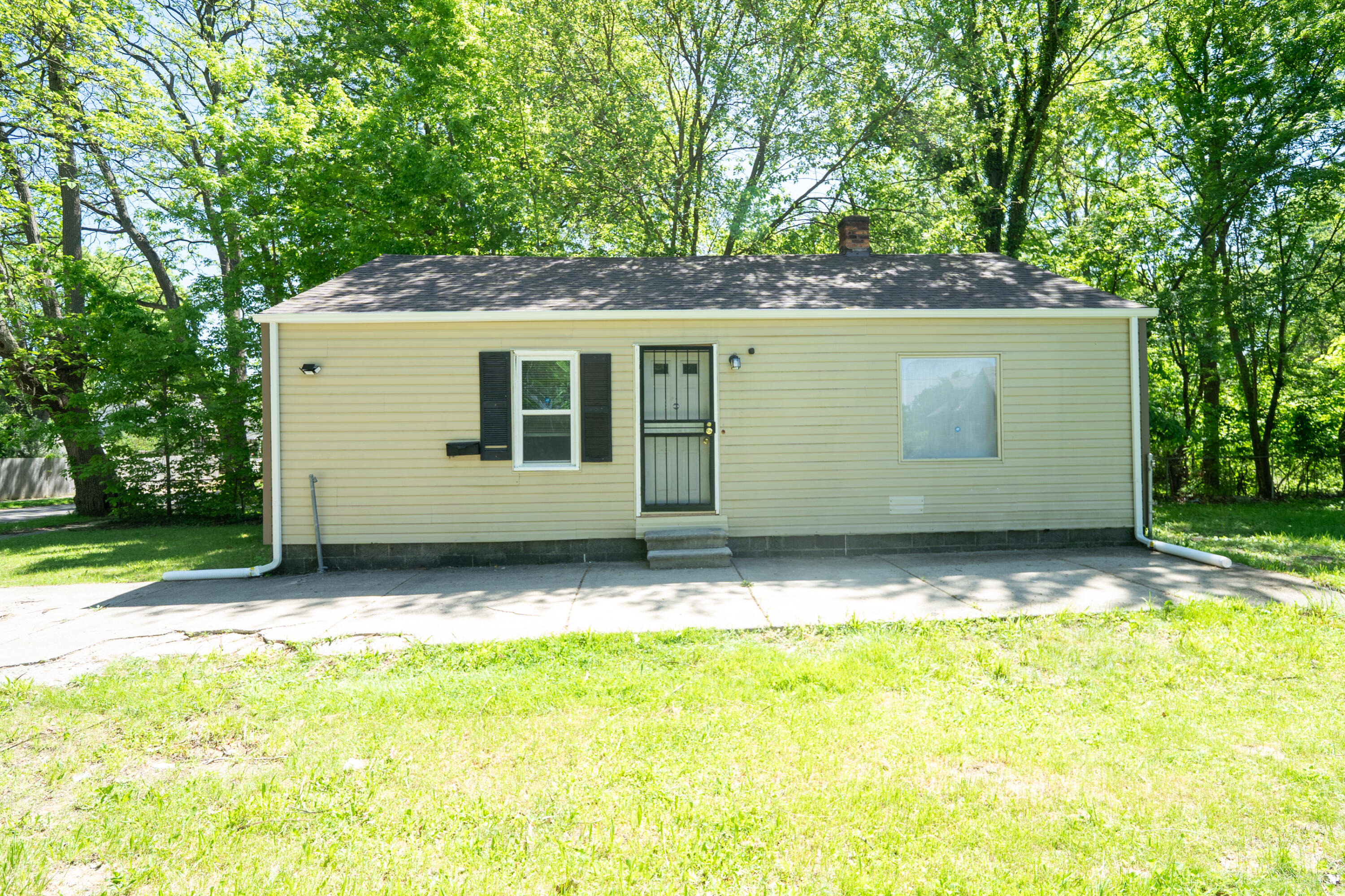 Santa Maria St, Detroit, MI 48219