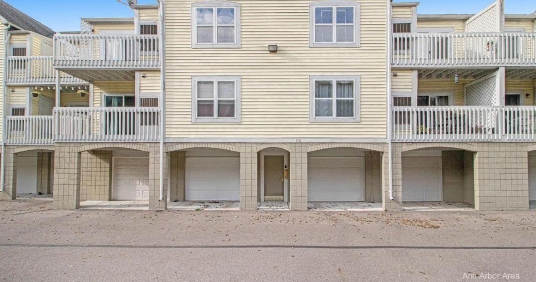 Huron Pkwy, Ann Arbor, MI 48104 #1