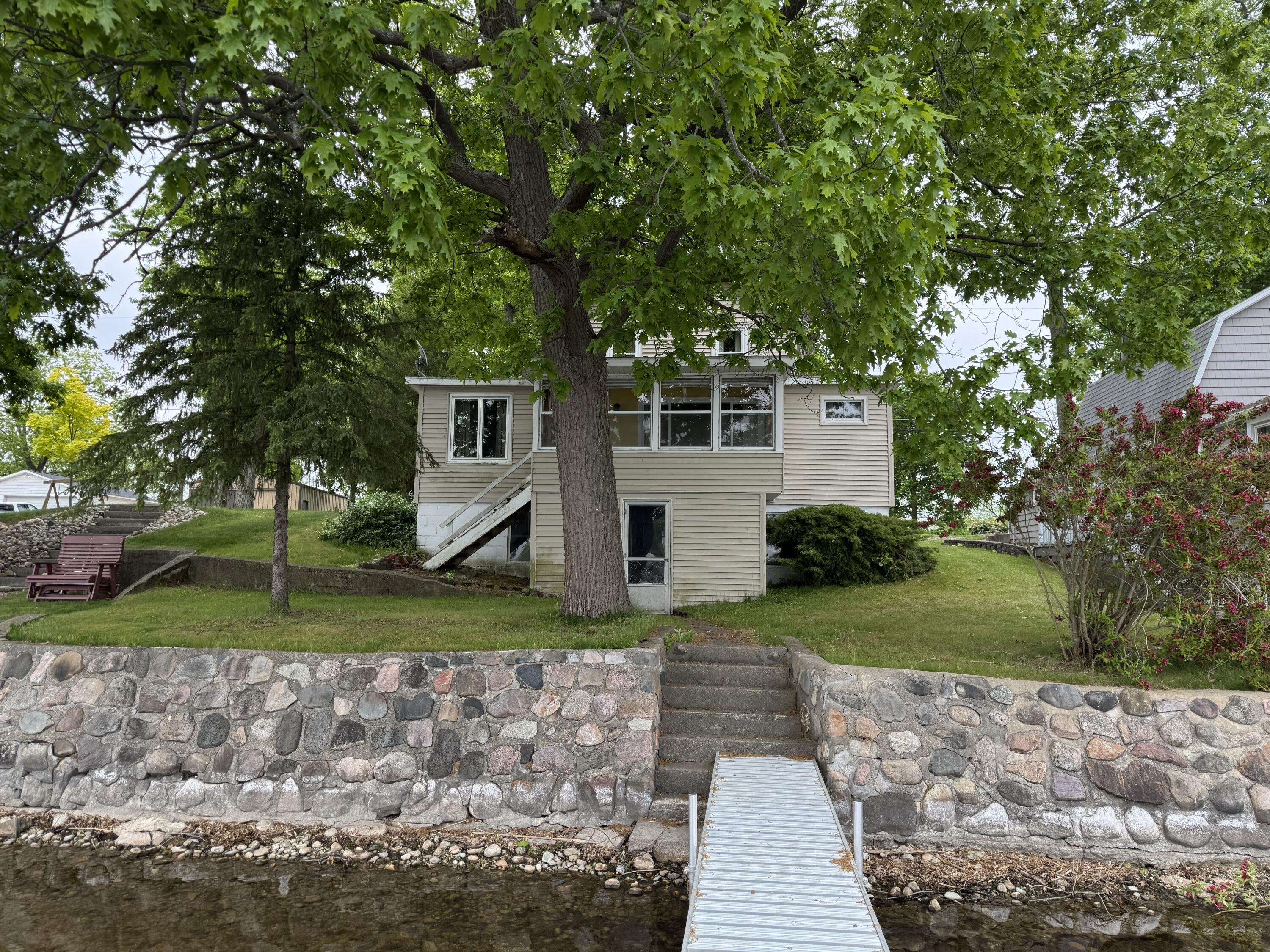 Hawley Dr, Coldwater, MI 49036