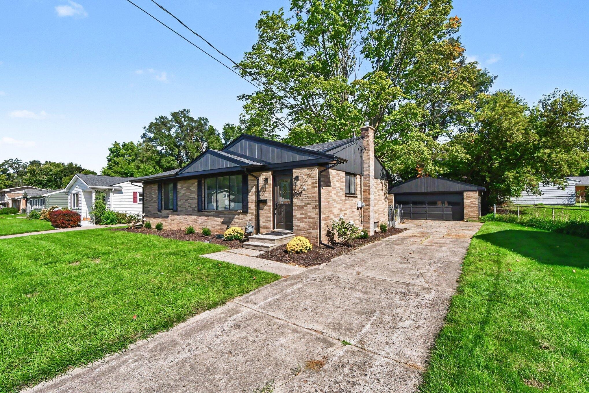 Benjamin Ave, Grand Rapids, MI 49505 #1