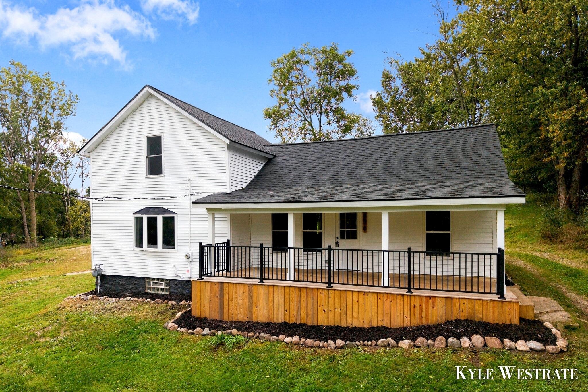 11 Mile Rd, Rockford, MI 49341