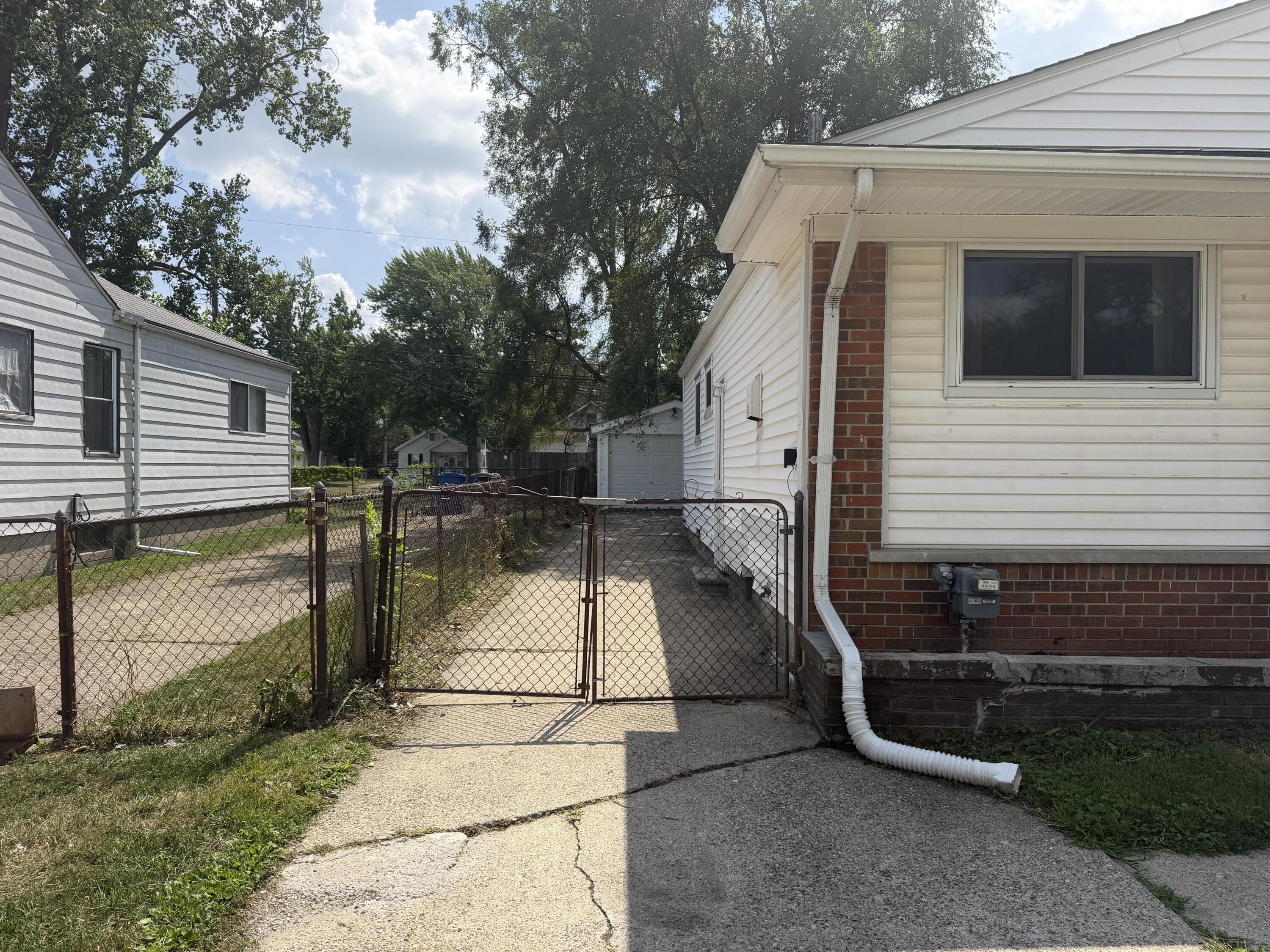 Orchard Ave, Warren, MI 48089 #1