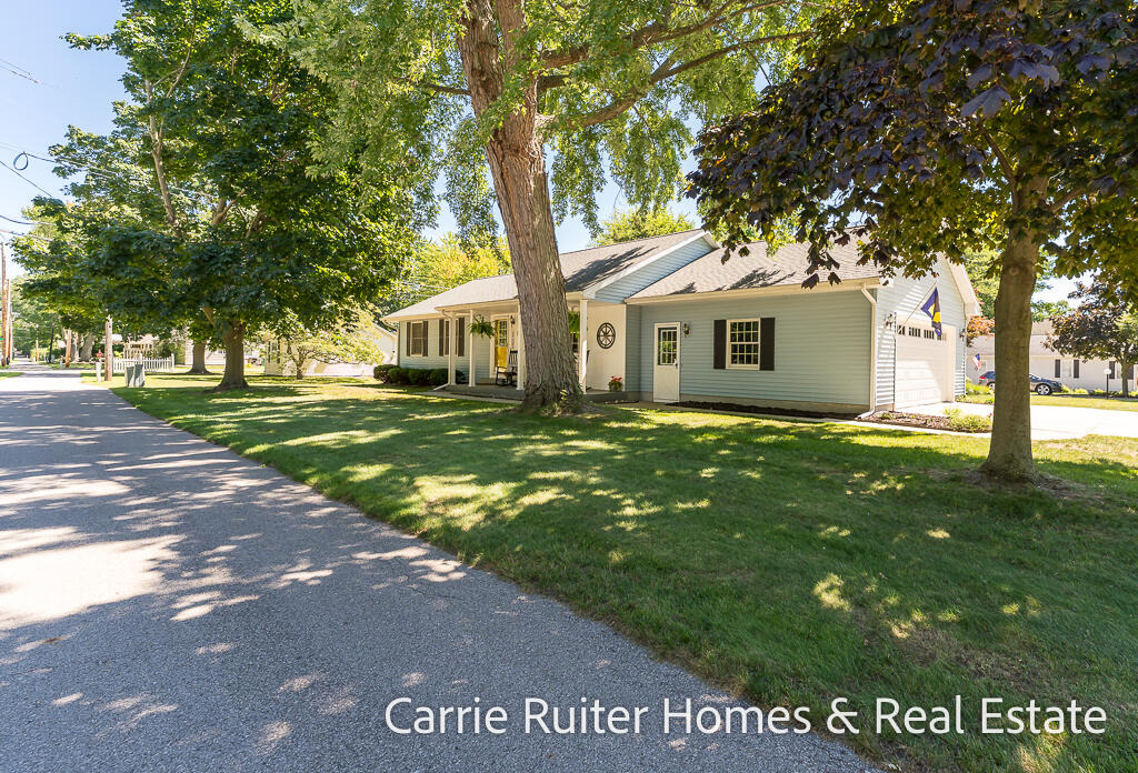 Spring Lake Rd, Spring Lake, MI 49456