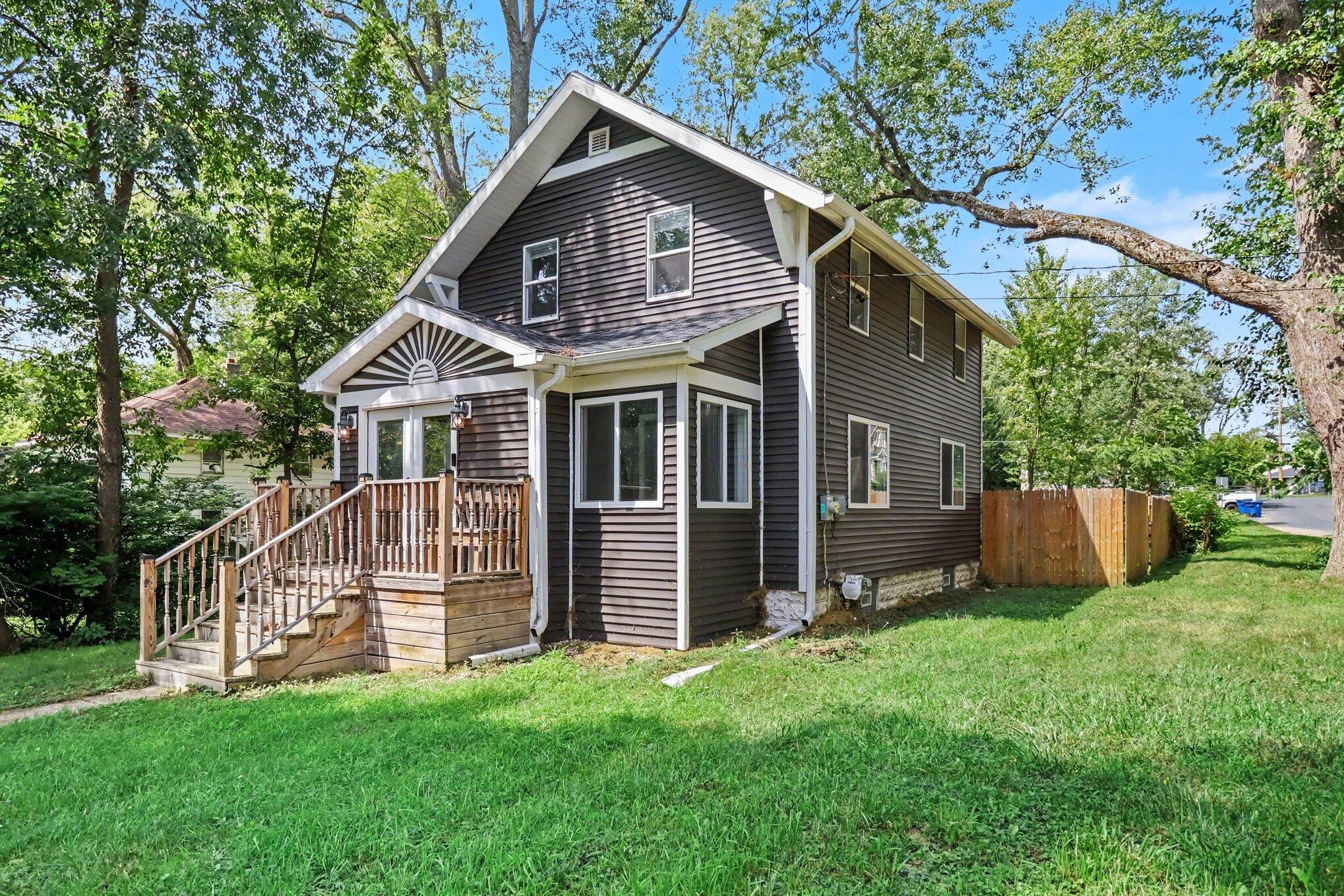 Briar Pl, Kalamazoo, MI 49048