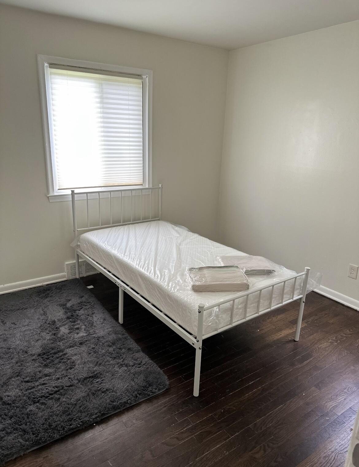 Jackson Ave, Warren, MI 48089