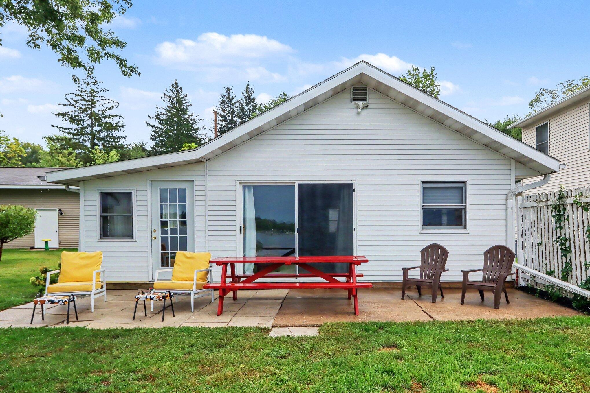 Shore Dr, Delton, MI 49046