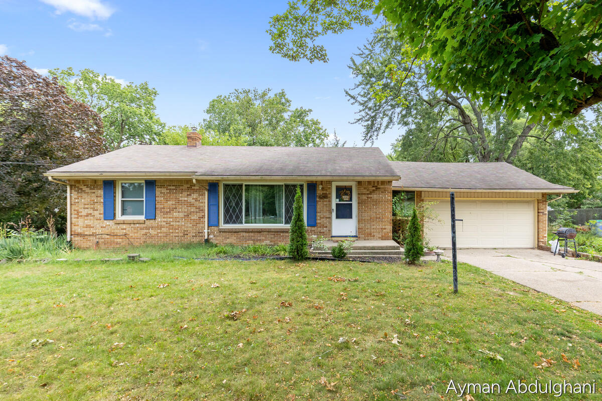 Curwood Ave, Grand Rapids, MI 49508