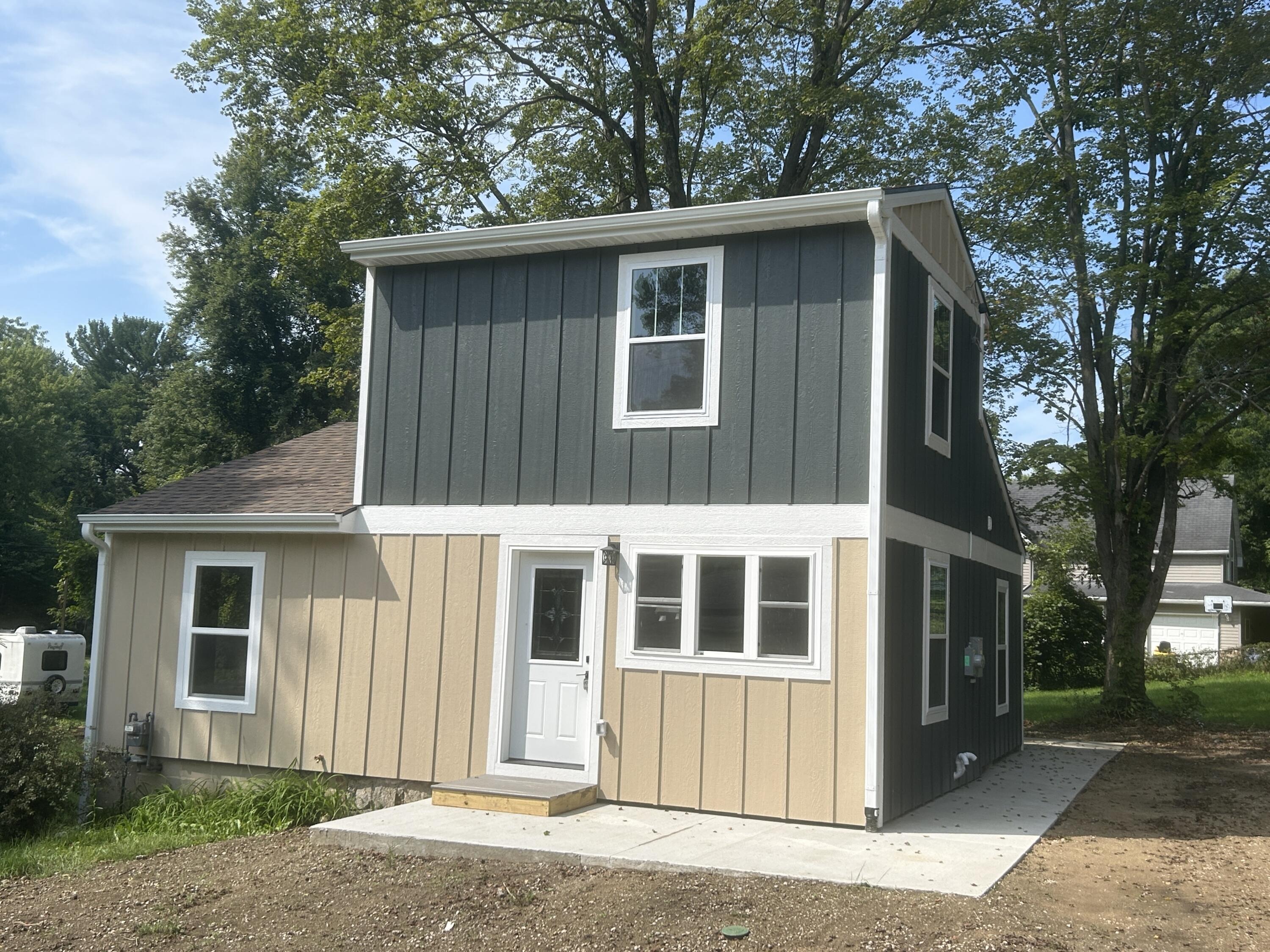 Paw Paw St, Lawrence, MI 49064