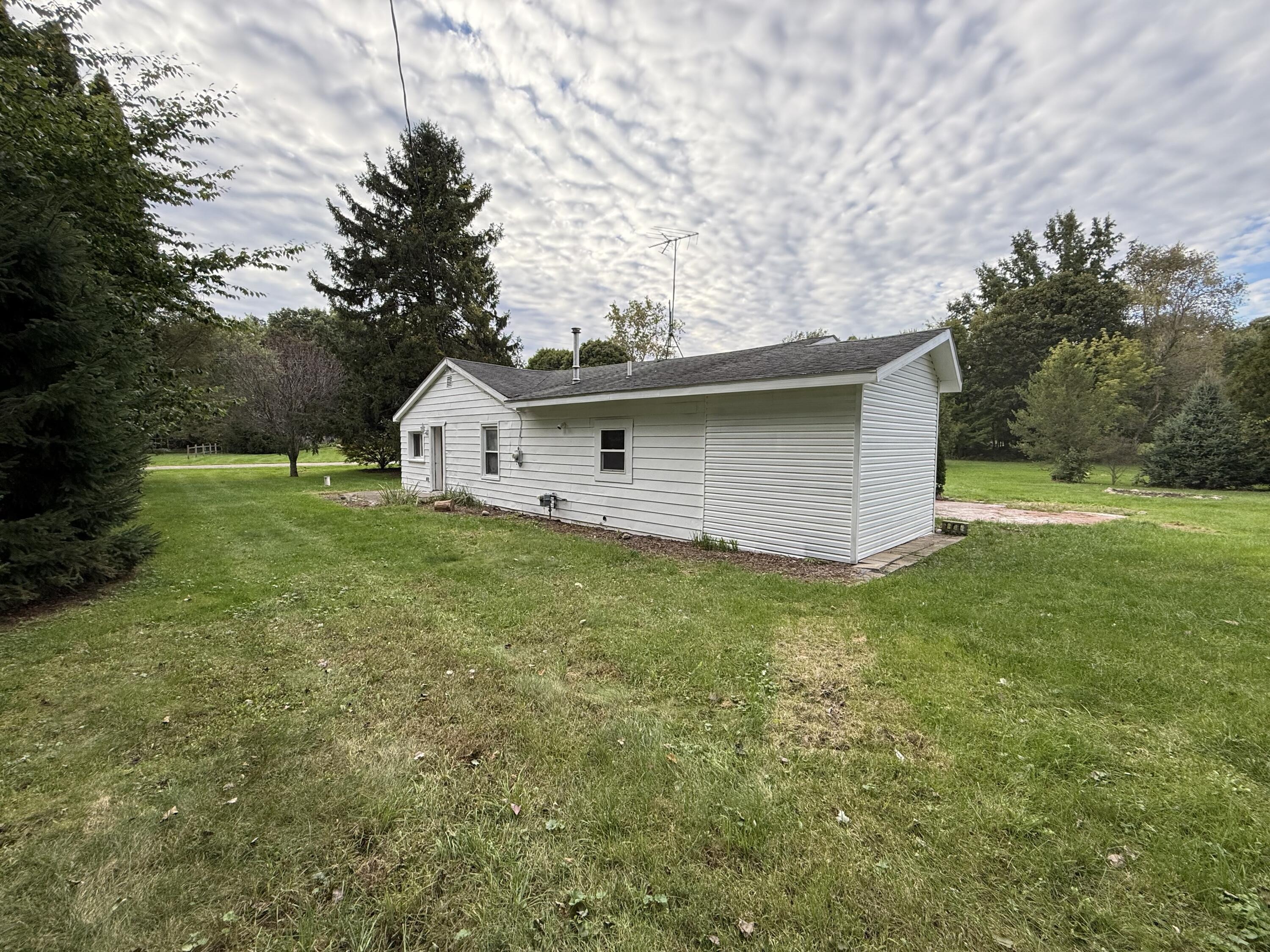 Elizabeth St, Albion, MI 49224 #1