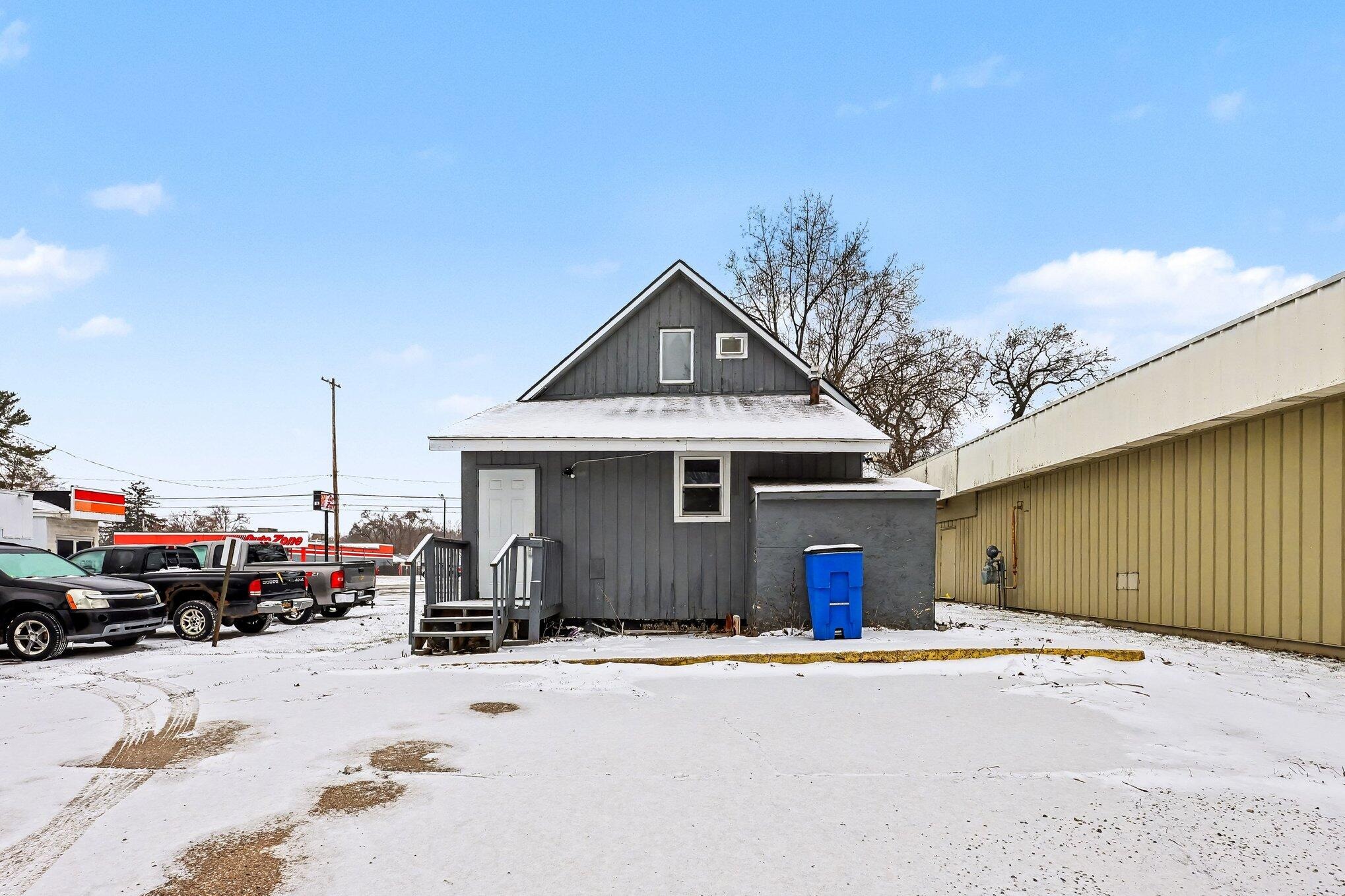 Apple Ave, Muskegon, MI 49442