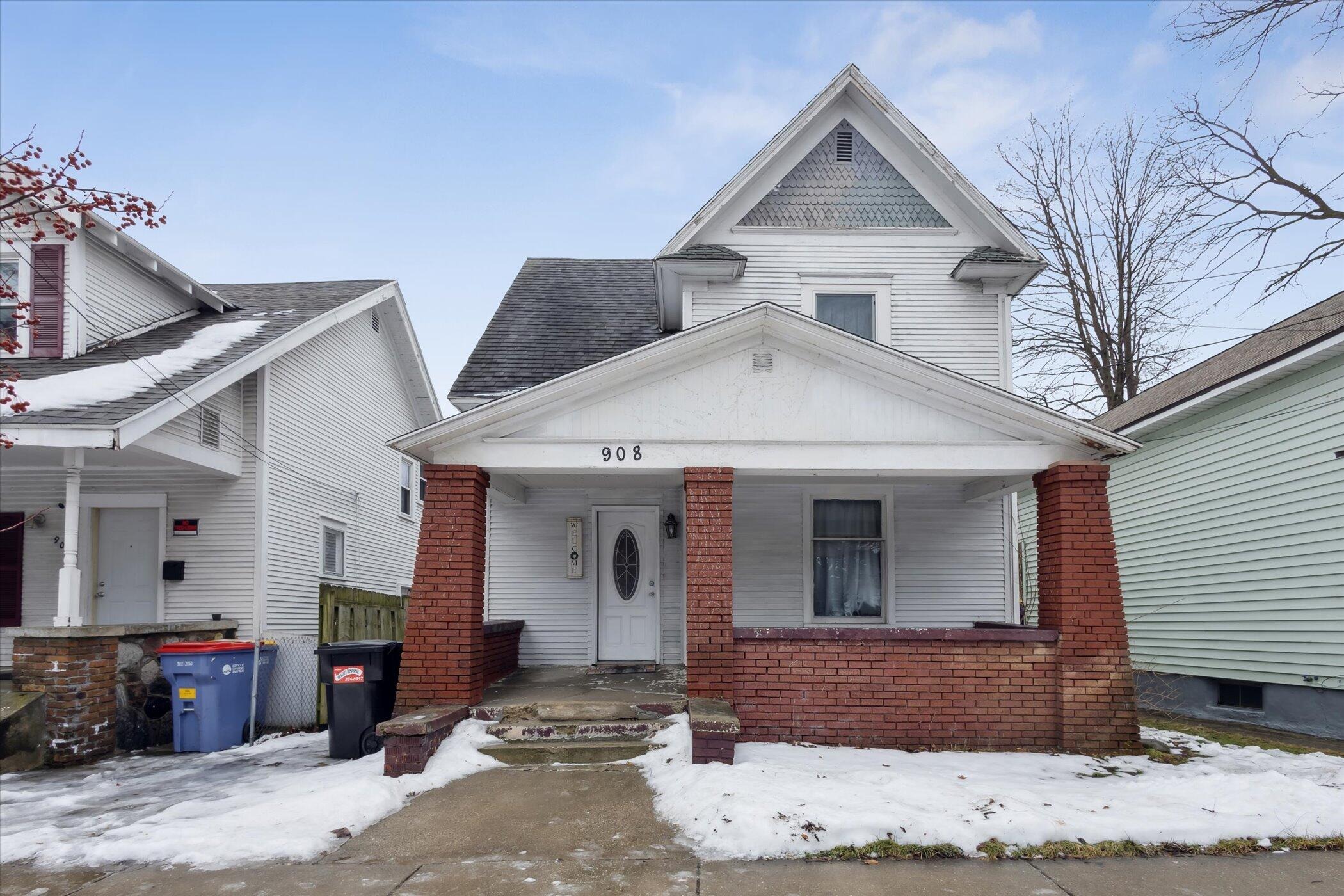 1st St, Grand Rapids, MI 49504