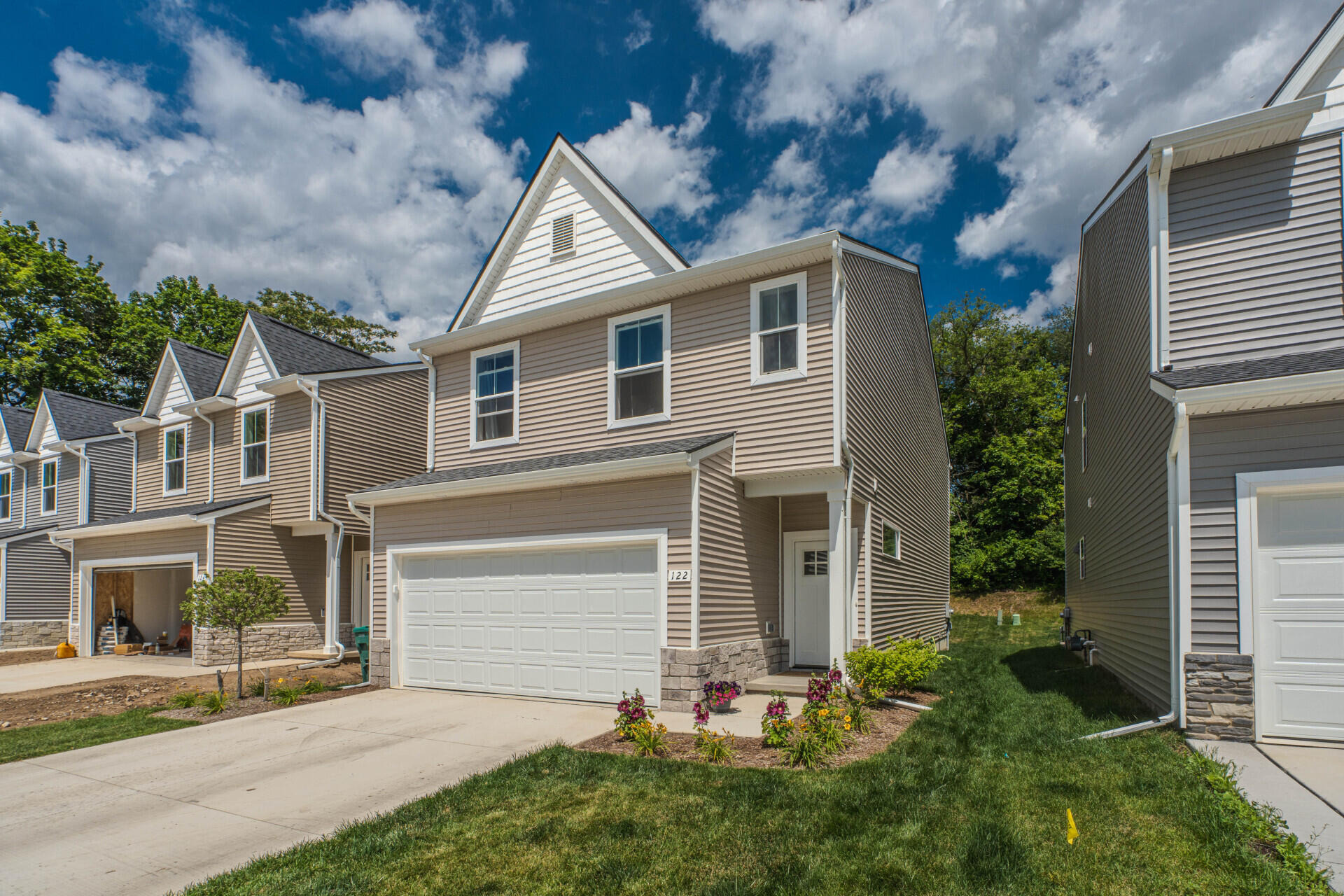 Parsons Ln, Saline, MI 48176