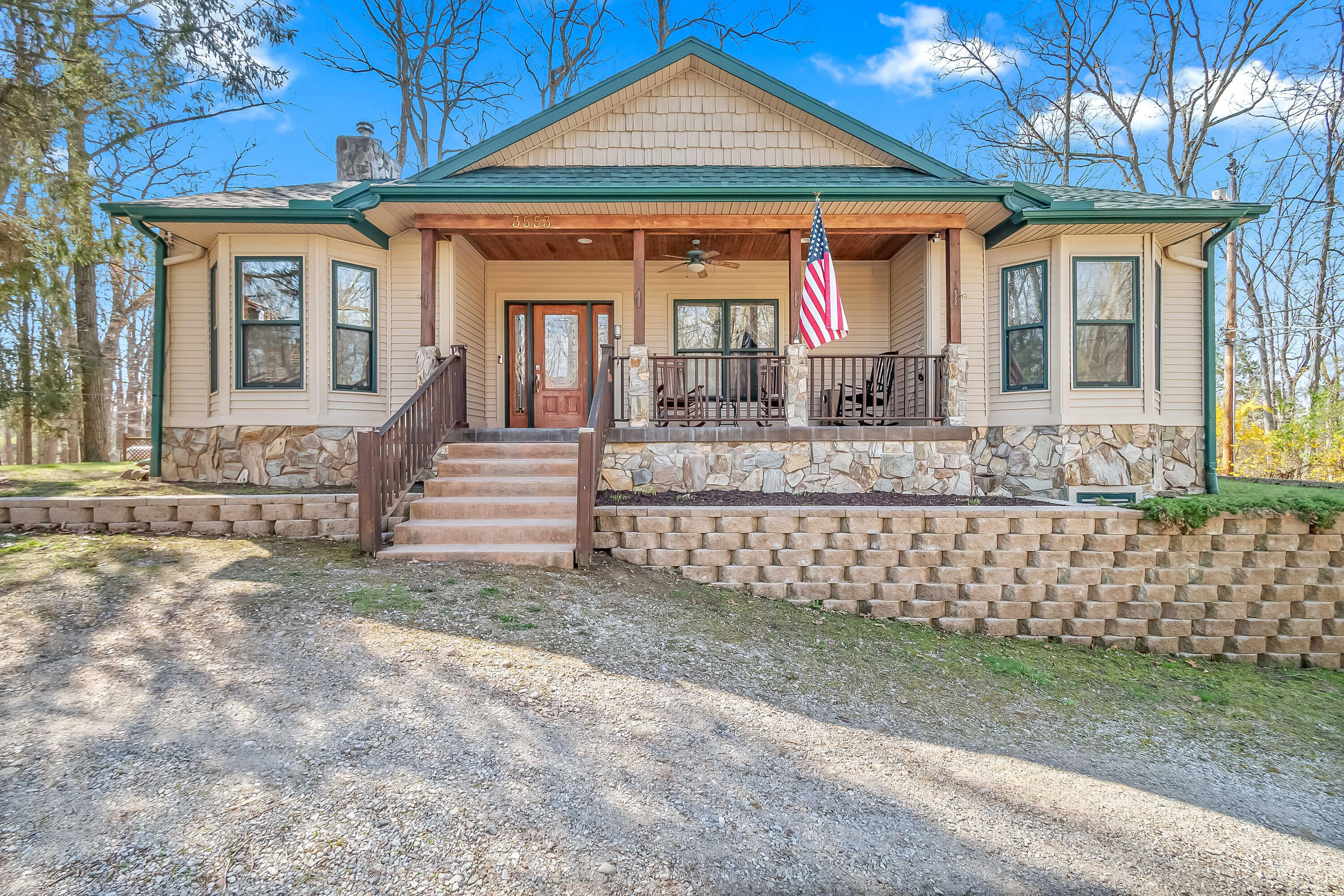 Alpine Ct, Hillsdale, MI 49242