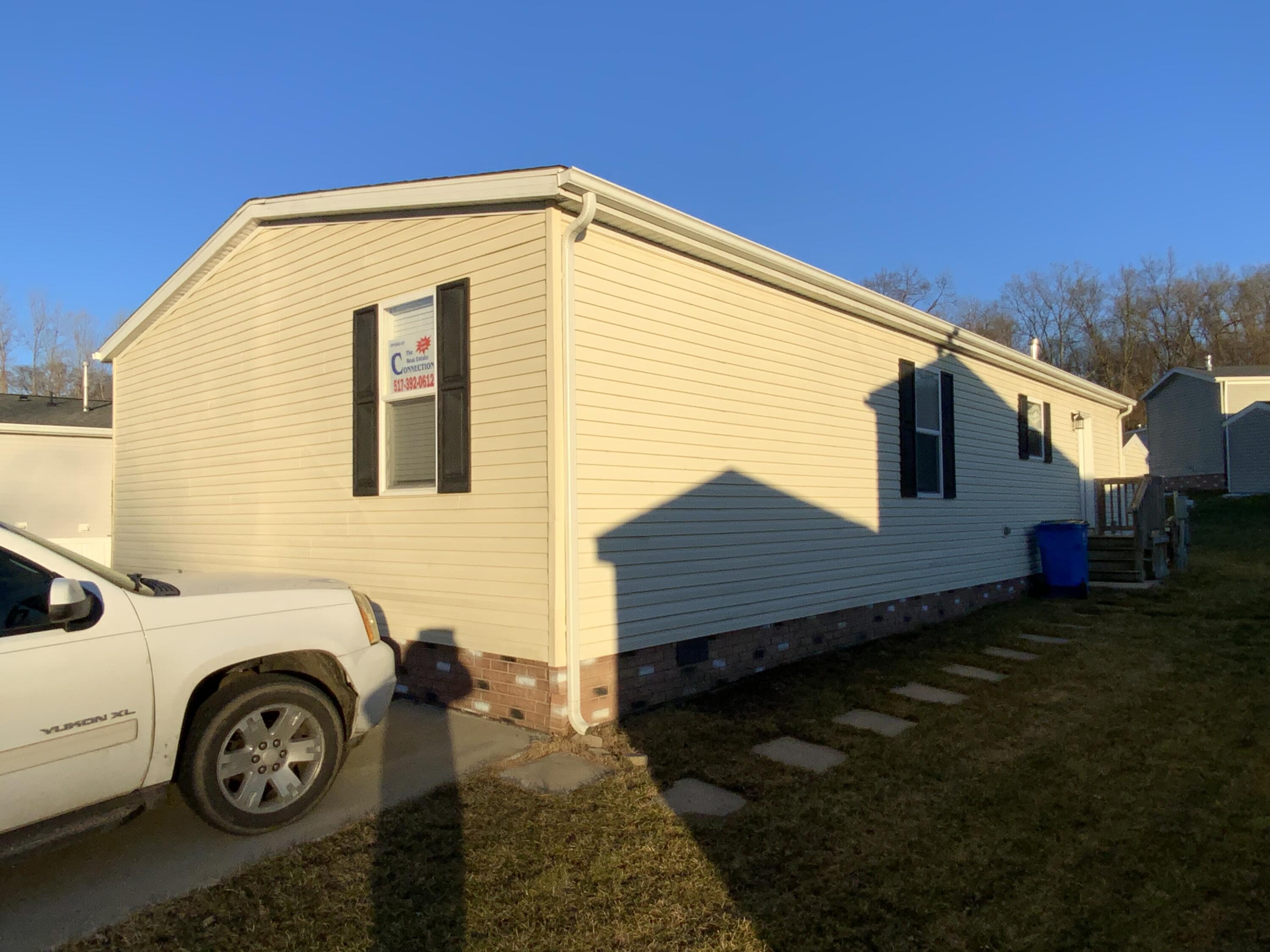 Hawthorn Dr, Jackson, MI 49201 #1