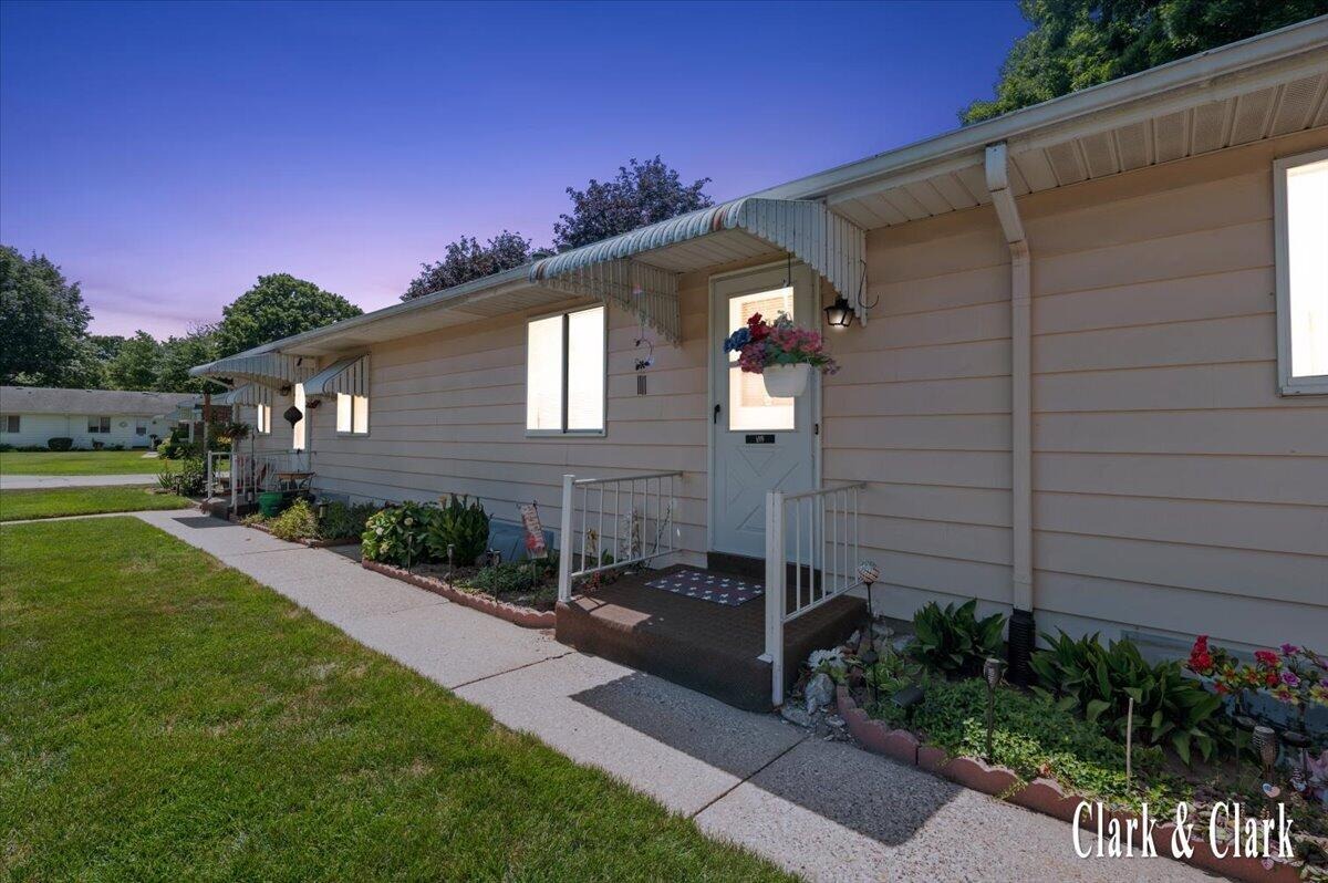 Leisure South Dr, Grand Rapids, MI 49548