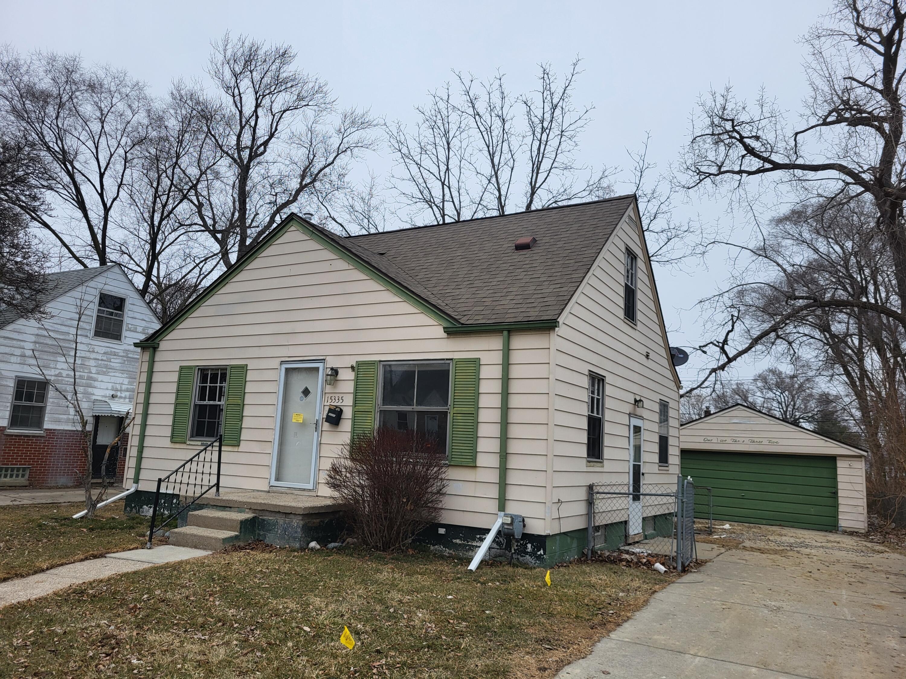 Semrau Ave, Eastpointe, MI 48021 #1