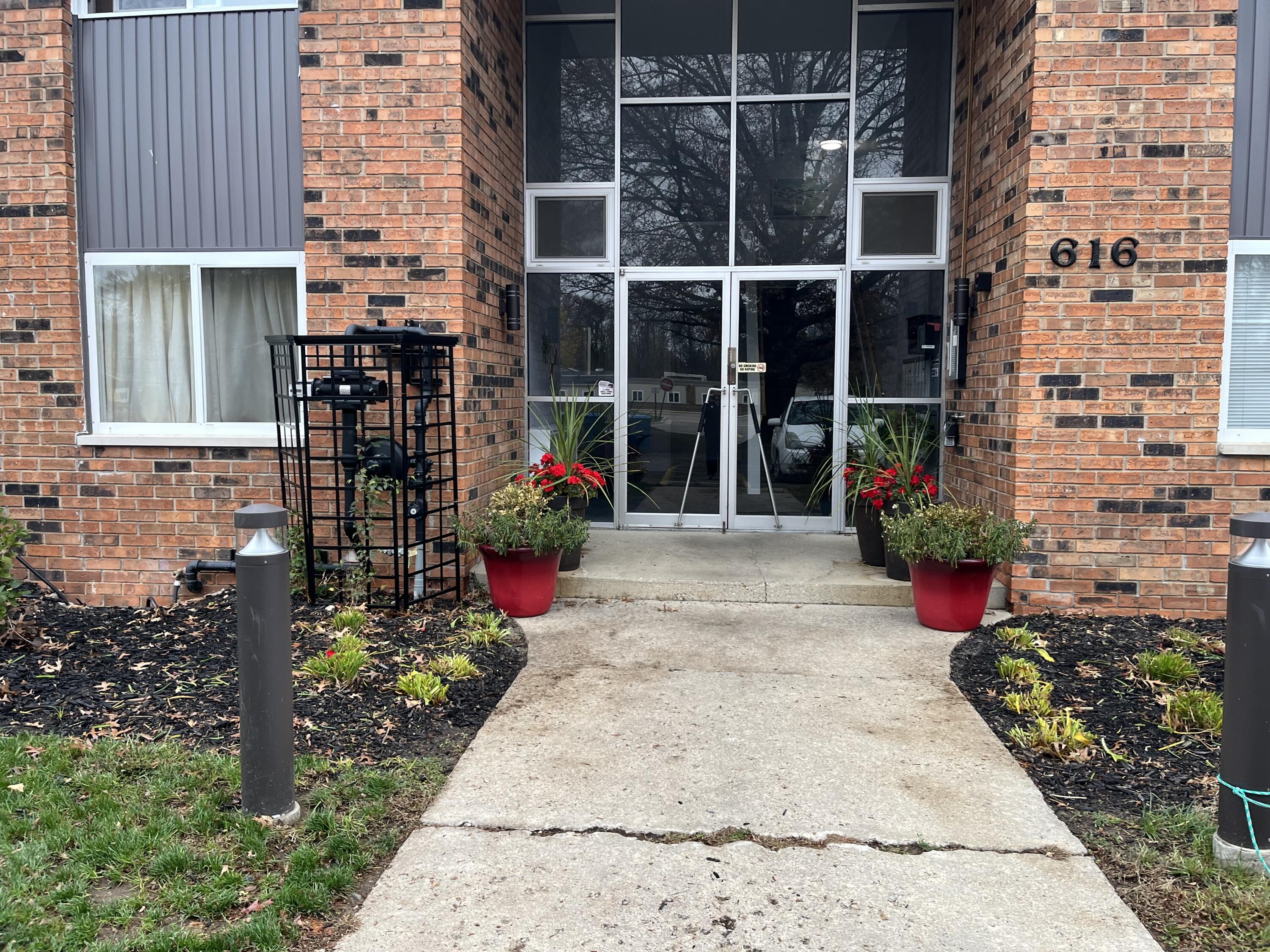 Lynn Ave, Kalamazoo, MI 49008 #1