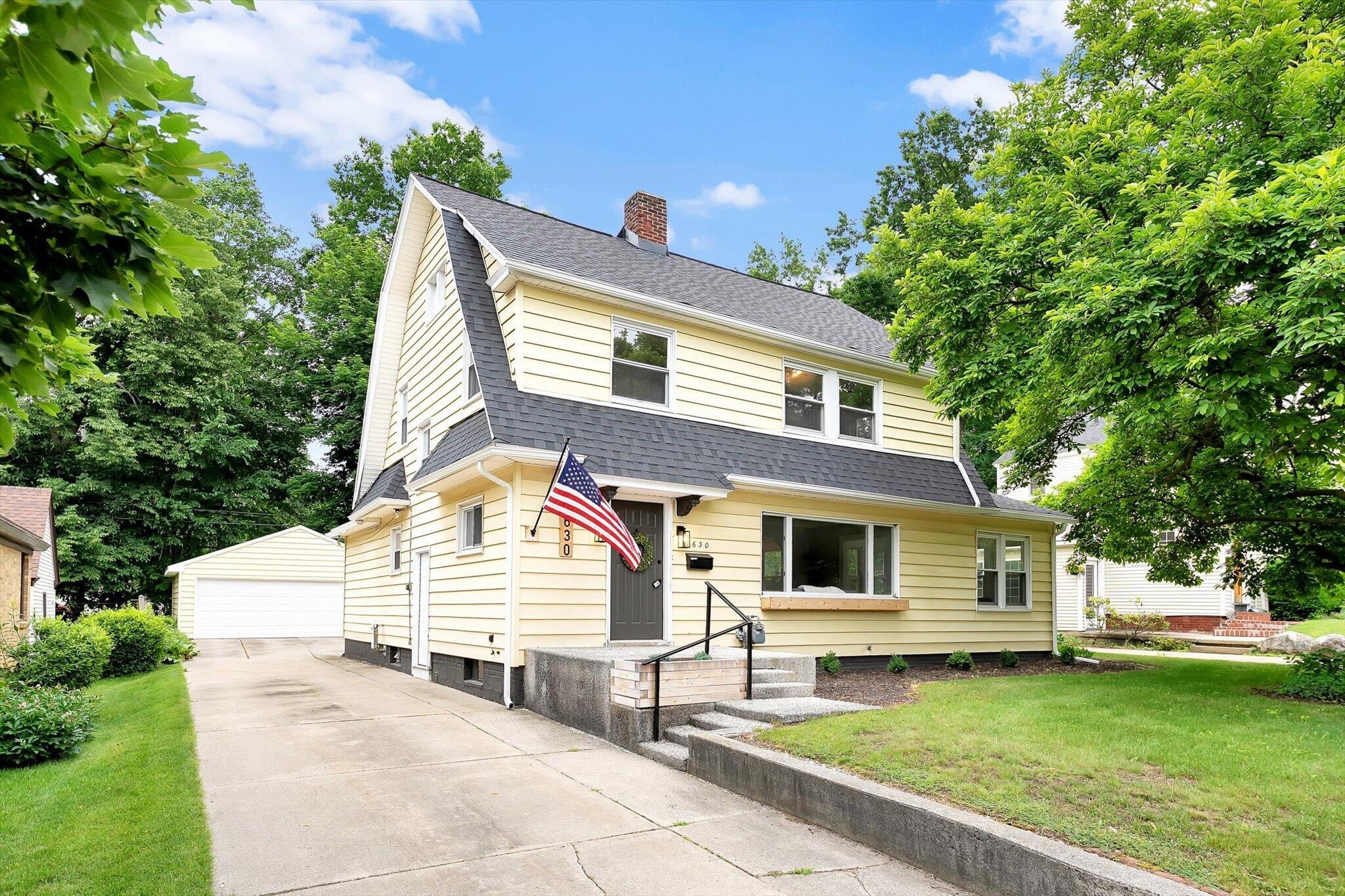 Oakwood Ave, Grand Rapids, MI 49505 #1