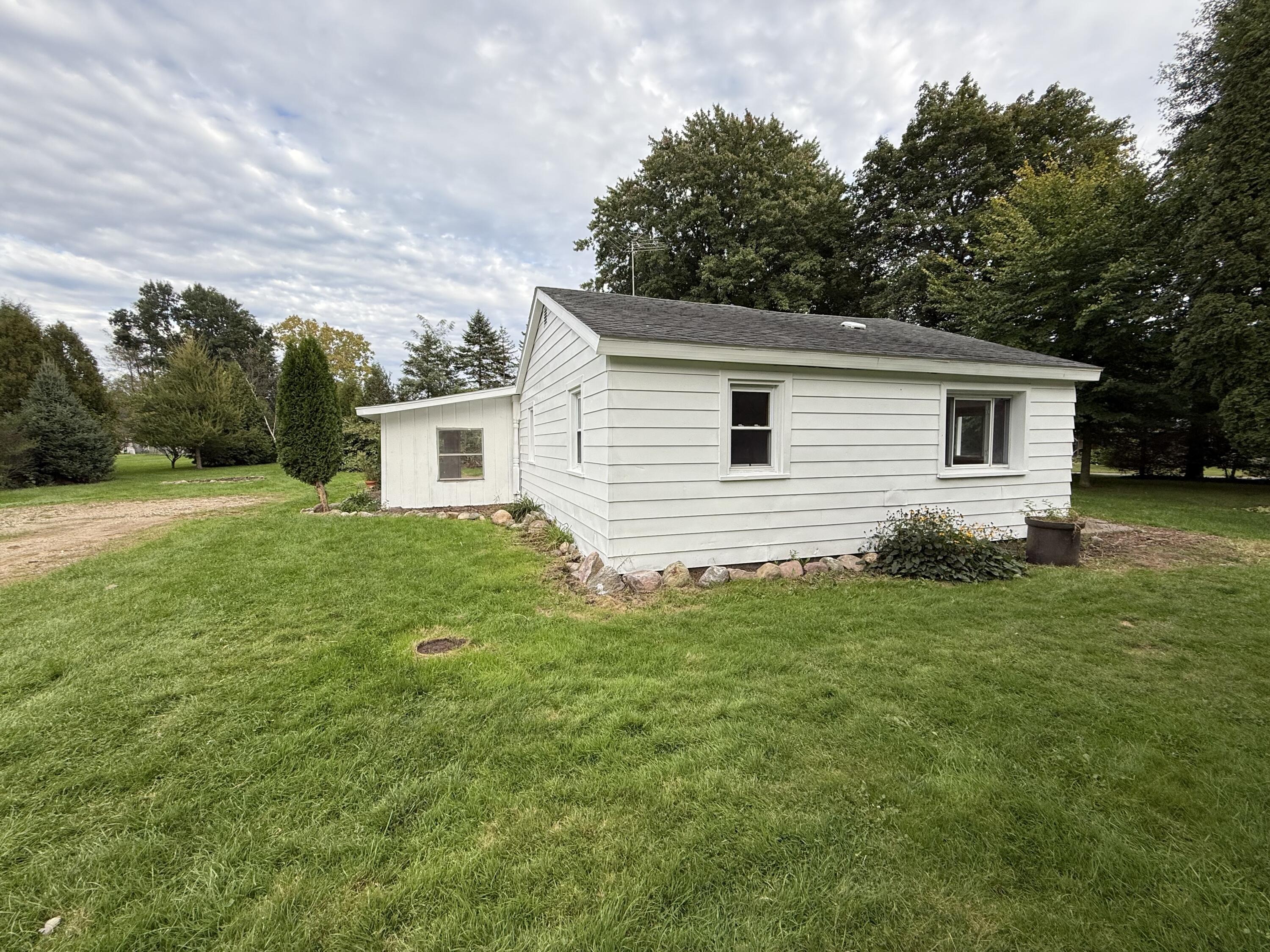 Elizabeth St, Albion, MI 49224