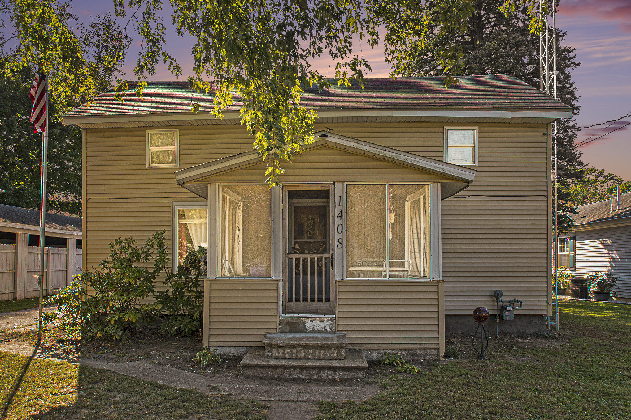 Silverbrook Ave, Niles, MI 49120