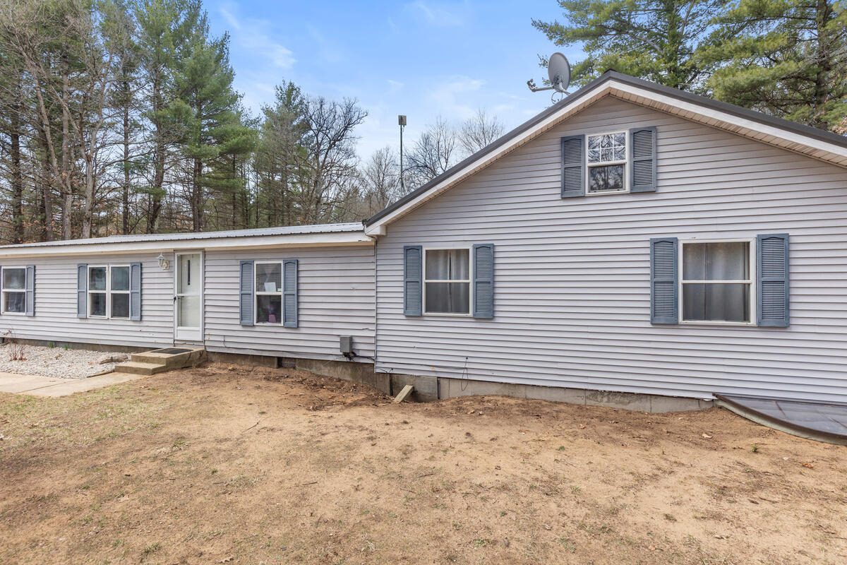 Beech Ave, Howard City, MI 49329 #1