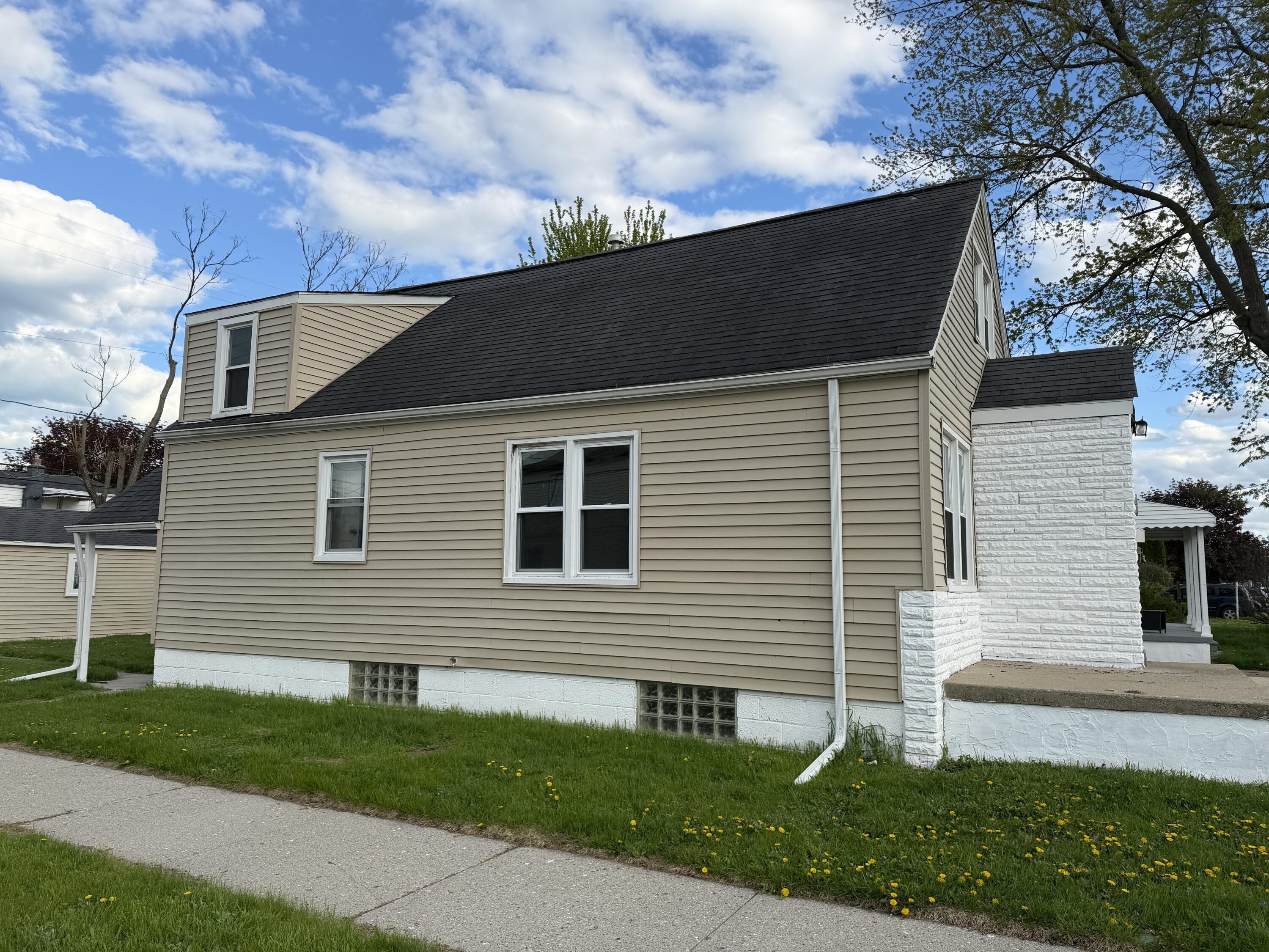 Piper Ave, Eastpointe, MI 48021 #1
