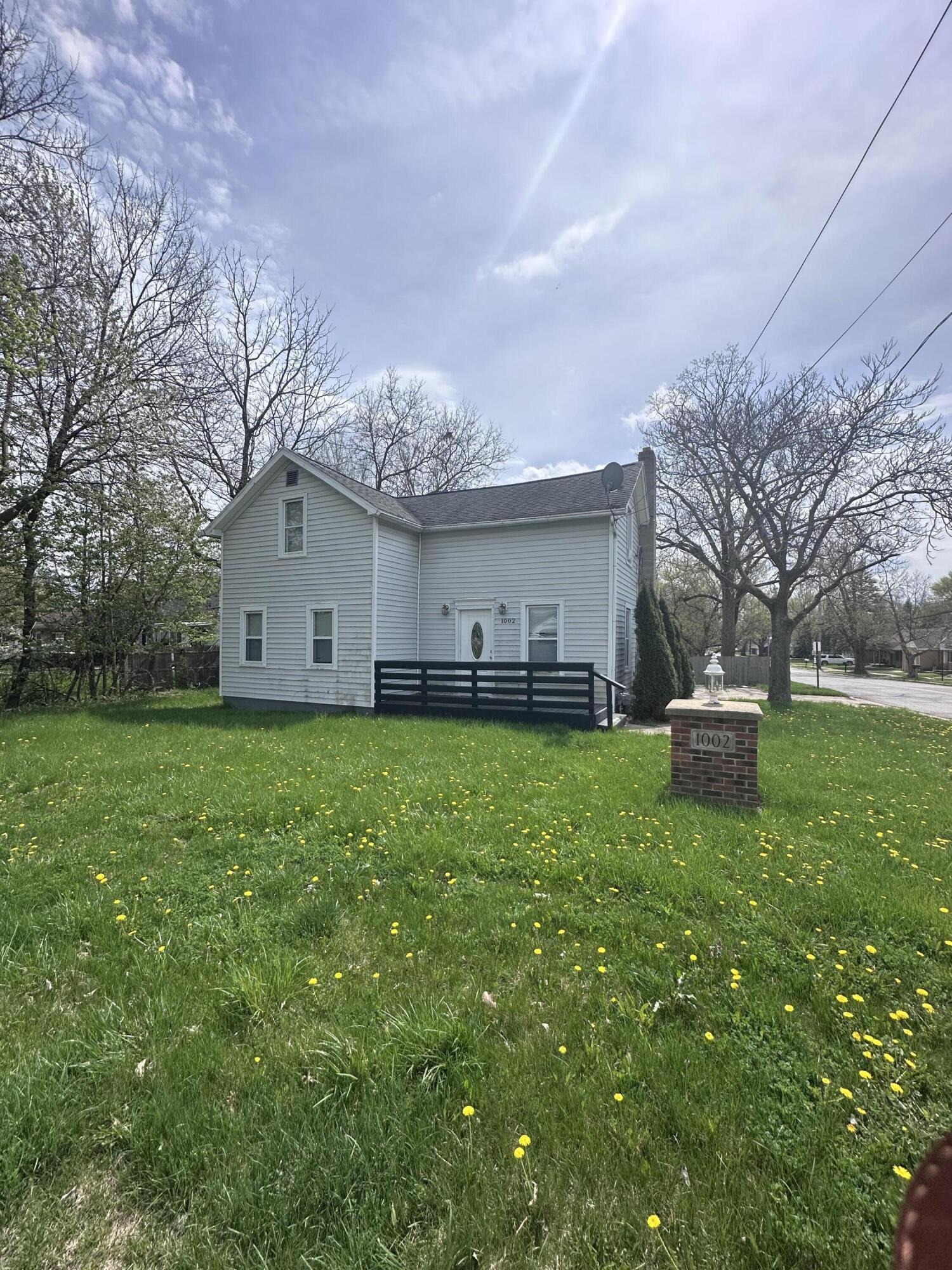 Oliver St, Owosso, MI 48867