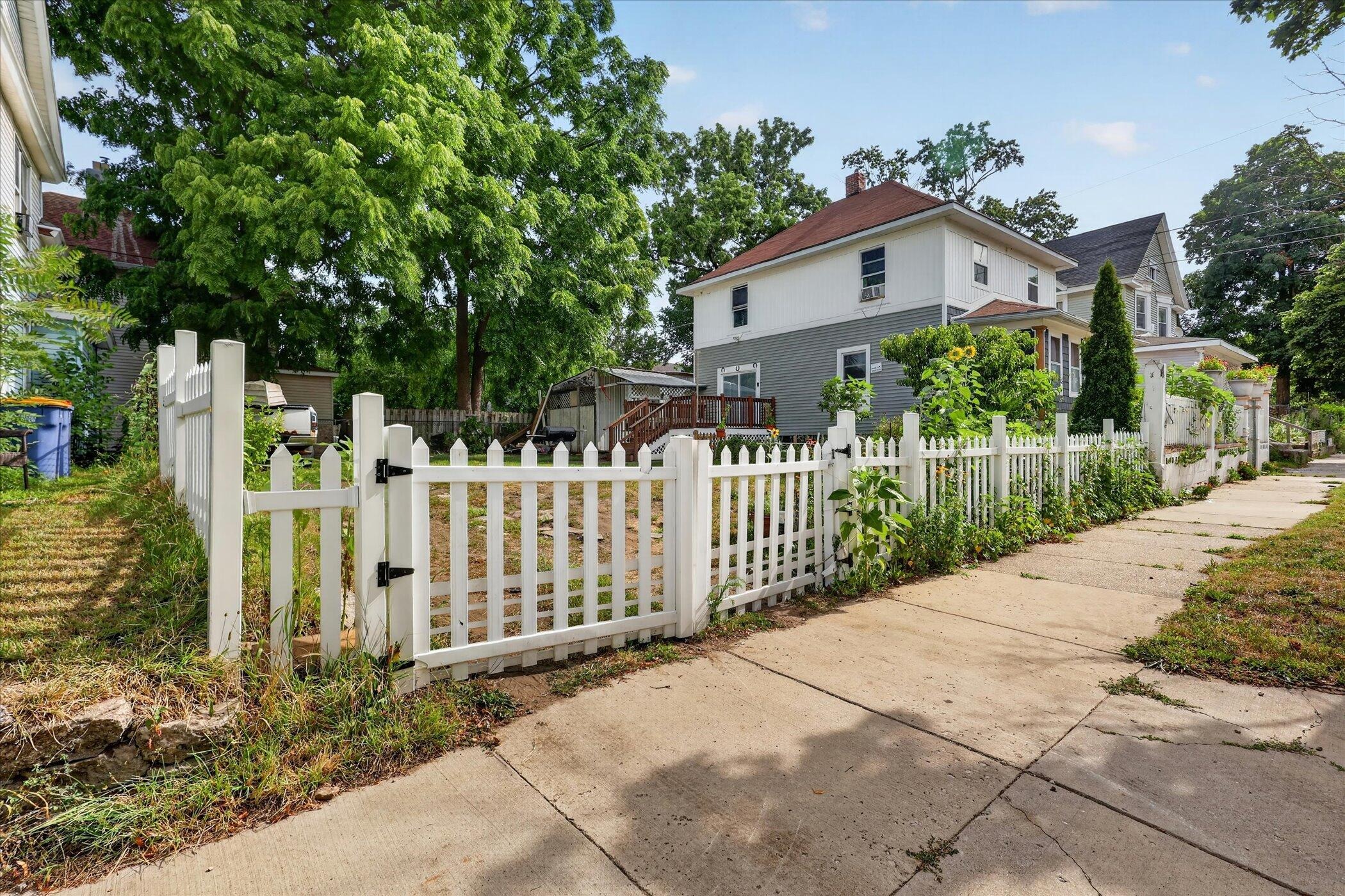Delaware St, Grand Rapids, MI 49507 #1