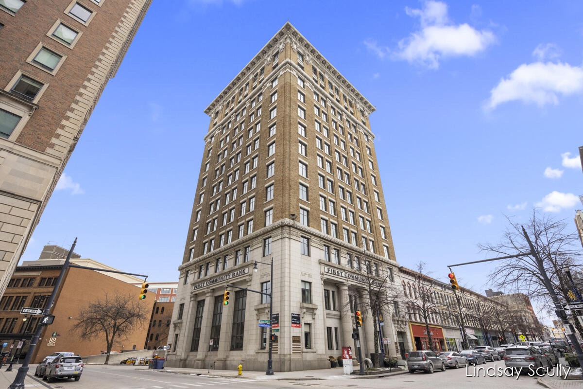 Monroe Center St, Grand Rapids, MI 49503