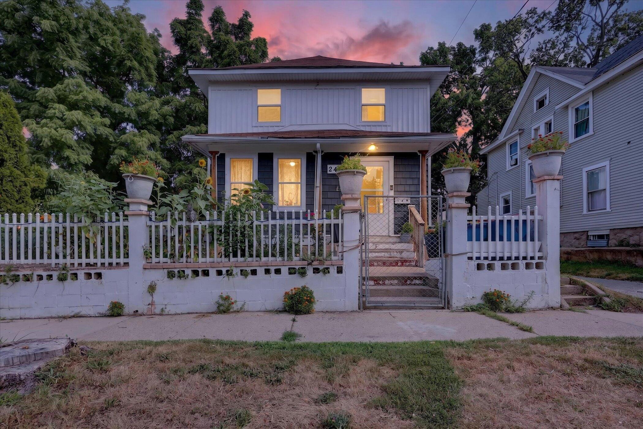 Delaware St, Grand Rapids, MI 49507
