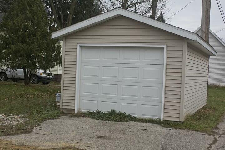 New York Ave, Dowagiac, MI 49047 #1