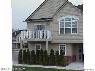 Hampton Ridge Blvd, Howell, MI 48843
