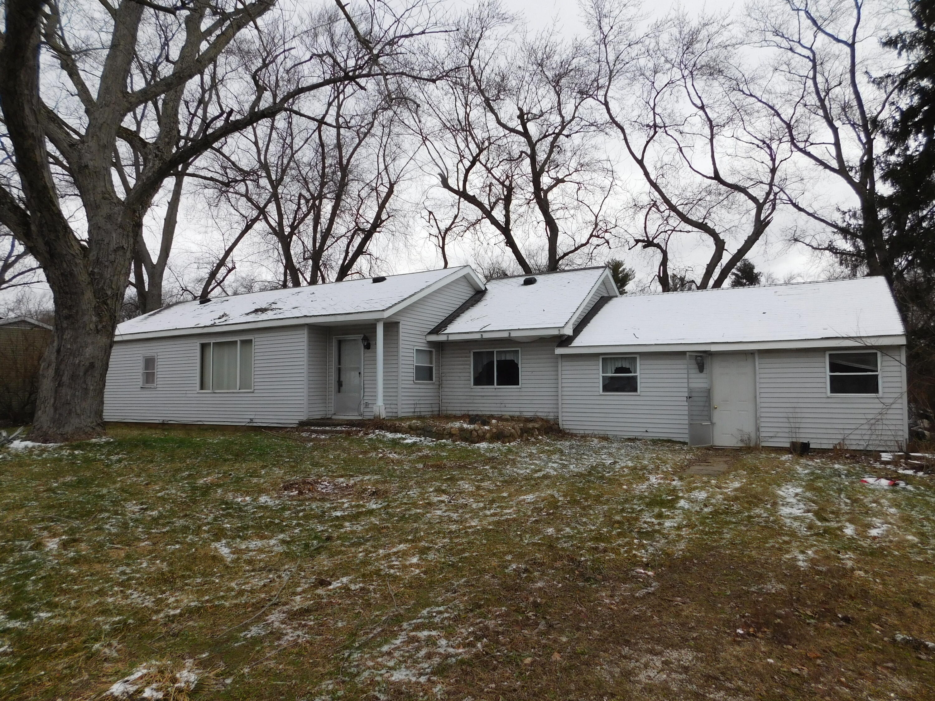 Forest Beach Rd, Watervliet, MI 49098